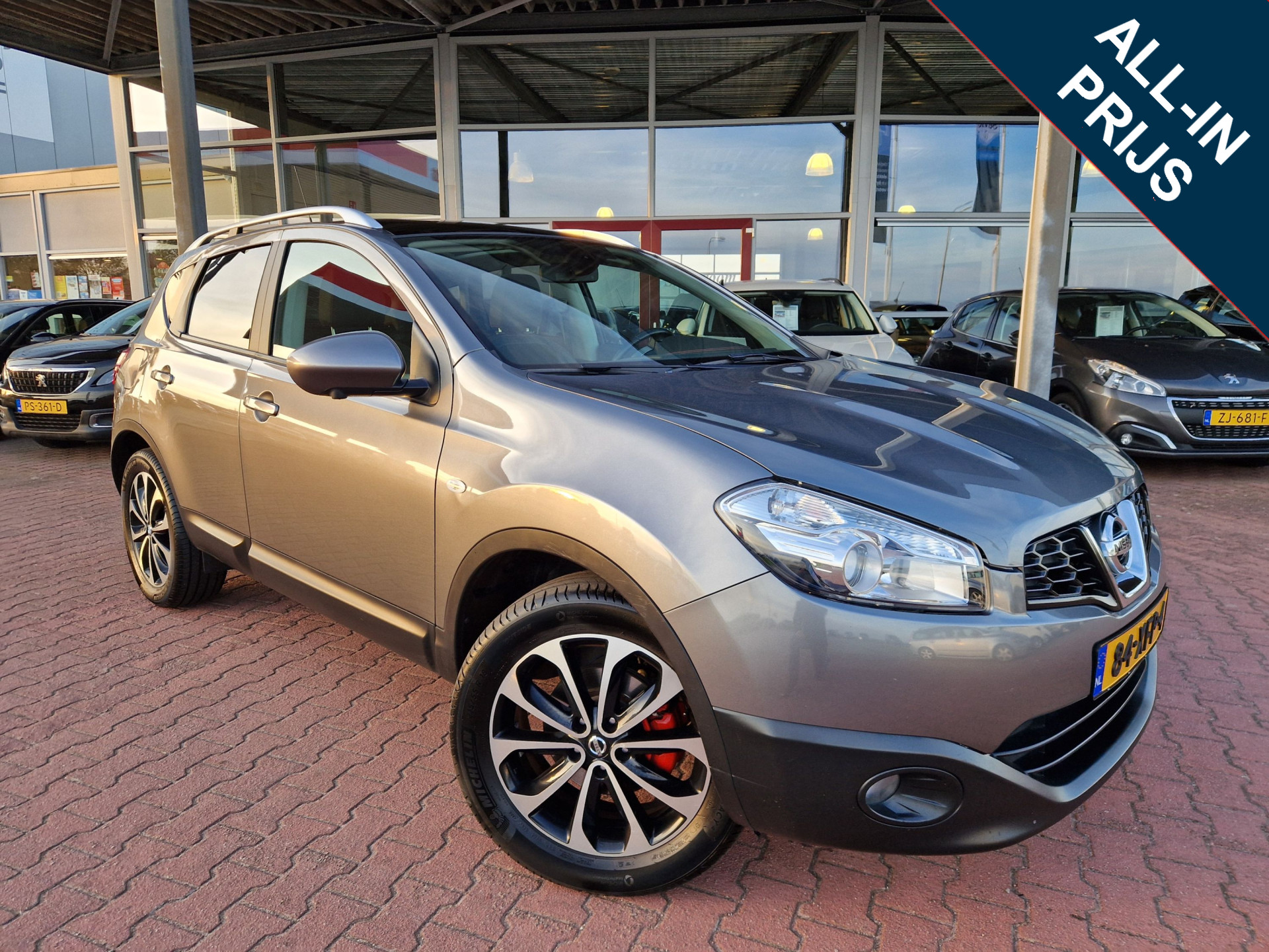 Nissan QASHQAI 1.6 Tech View 12 MND BOVAG GAR. | NAVI | PANO | TREKHAAK | 360° CAMERA | 18" LMV