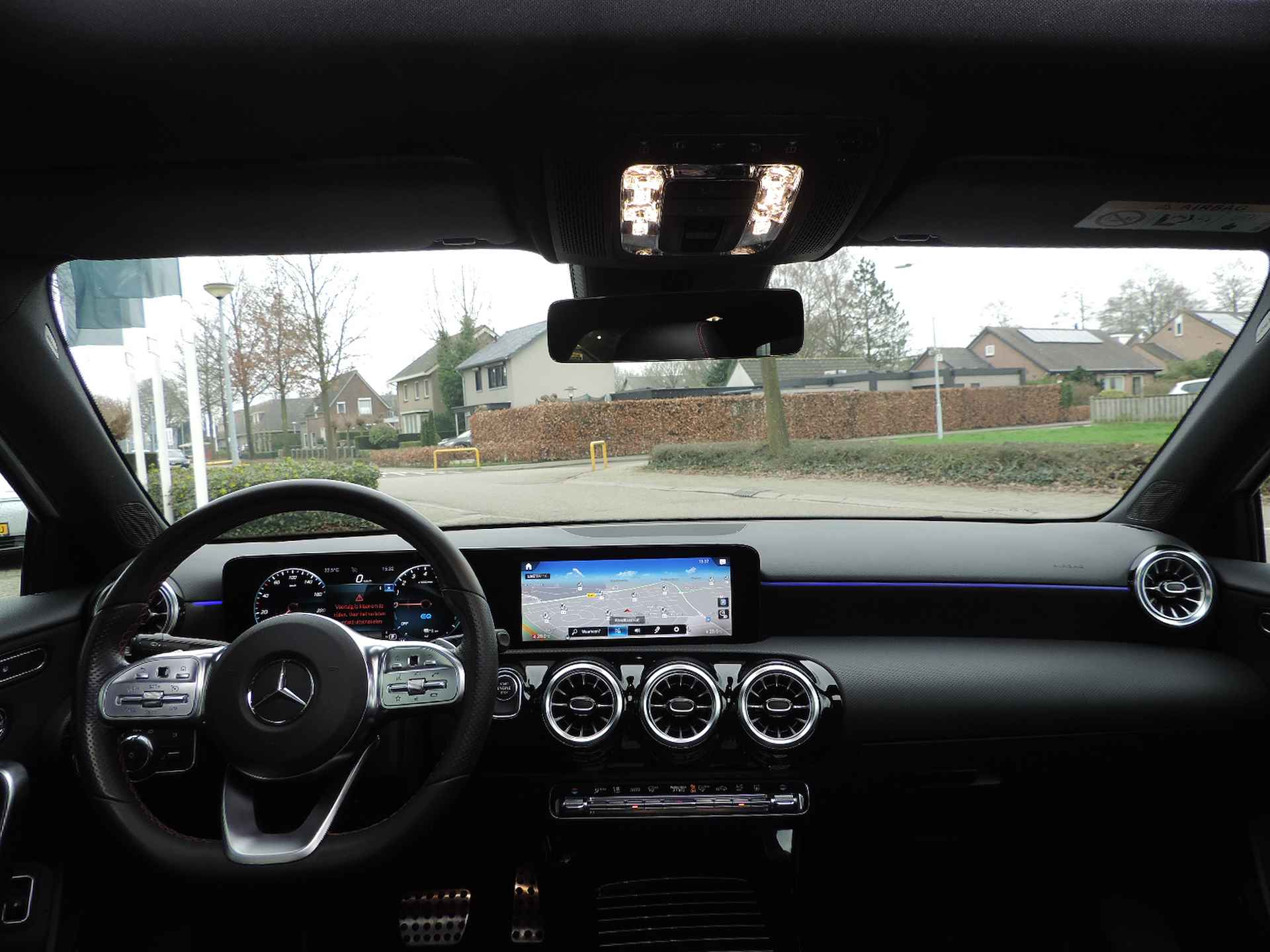Mercedes-Benz A-Klasse 250 e AMG Line Burmester Night-Pakket - Carplay | Stoelen/memory | Pano | Parkeer pakket | 19 inch - 2/50