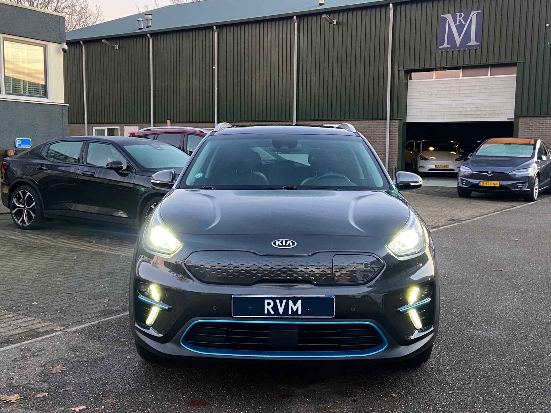 Kia E-Niro ExecutiveLine 64 kWh VAN 30.900 VOOR 26.877 EINDEJAARSVOORDEEL 4.023 | PANO | JBL AUDIO | KIA GARANTIE T/M 2-2029 - 3/34