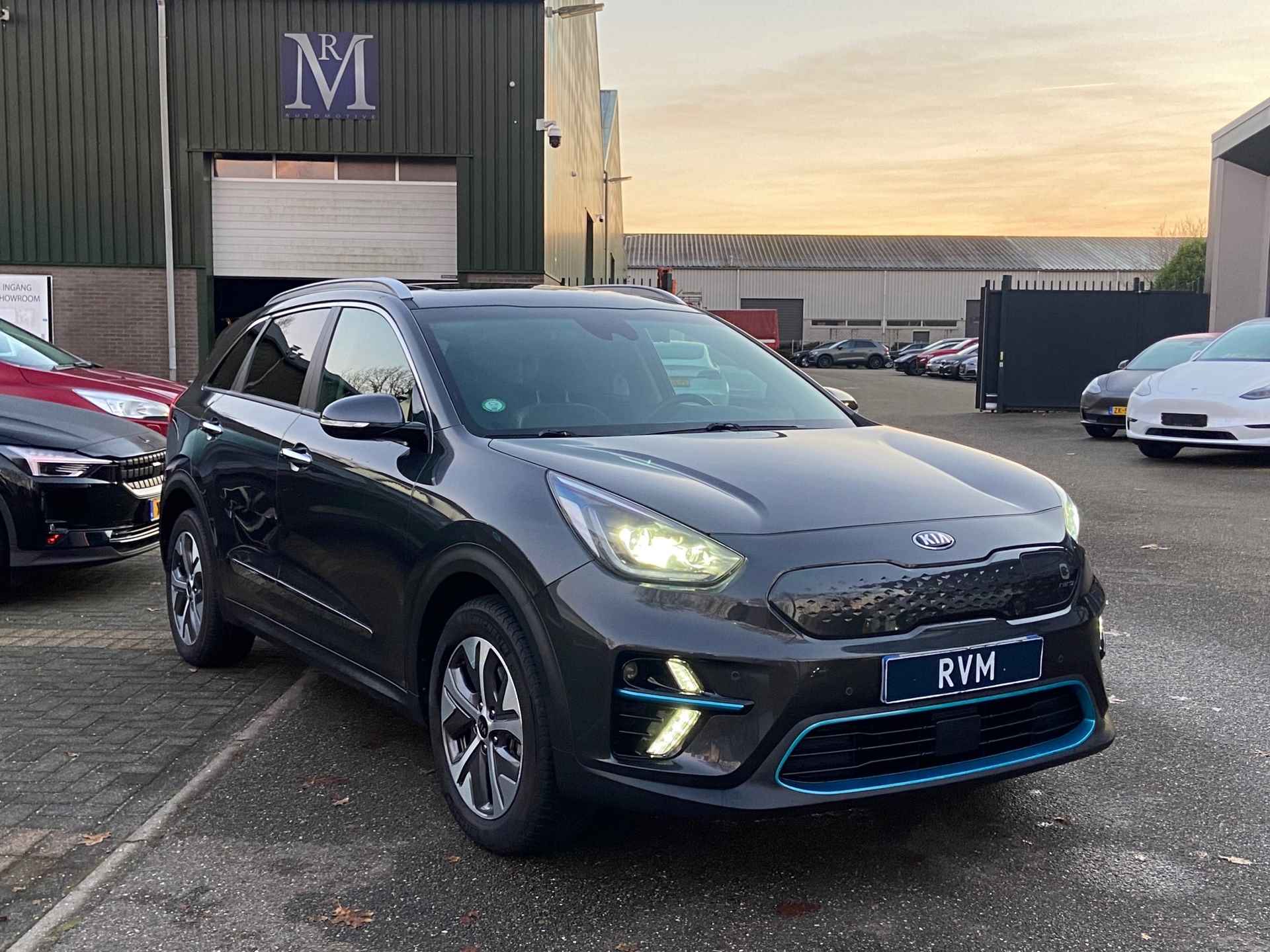 Kia E-Niro ExecutiveLine 64 kWh VAN 30.900 VOOR 26.877 EINDEJAARSVOORDEEL 4.023 | PANO | JBL AUDIO | KIA GARANTIE T/M 2-2029 - 4/34