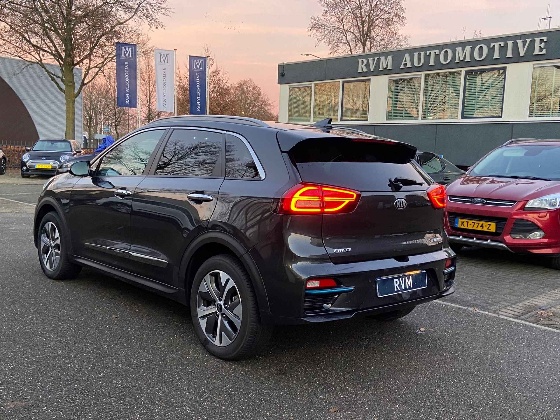 Kia E-Niro ExecutiveLine 64 kWh VAN 30.900 VOOR 26.877 EINDEJAARSVOORDEEL 4.023 | PANO | JBL AUDIO | KIA GARANTIE T/M 2-2029 - 6/34