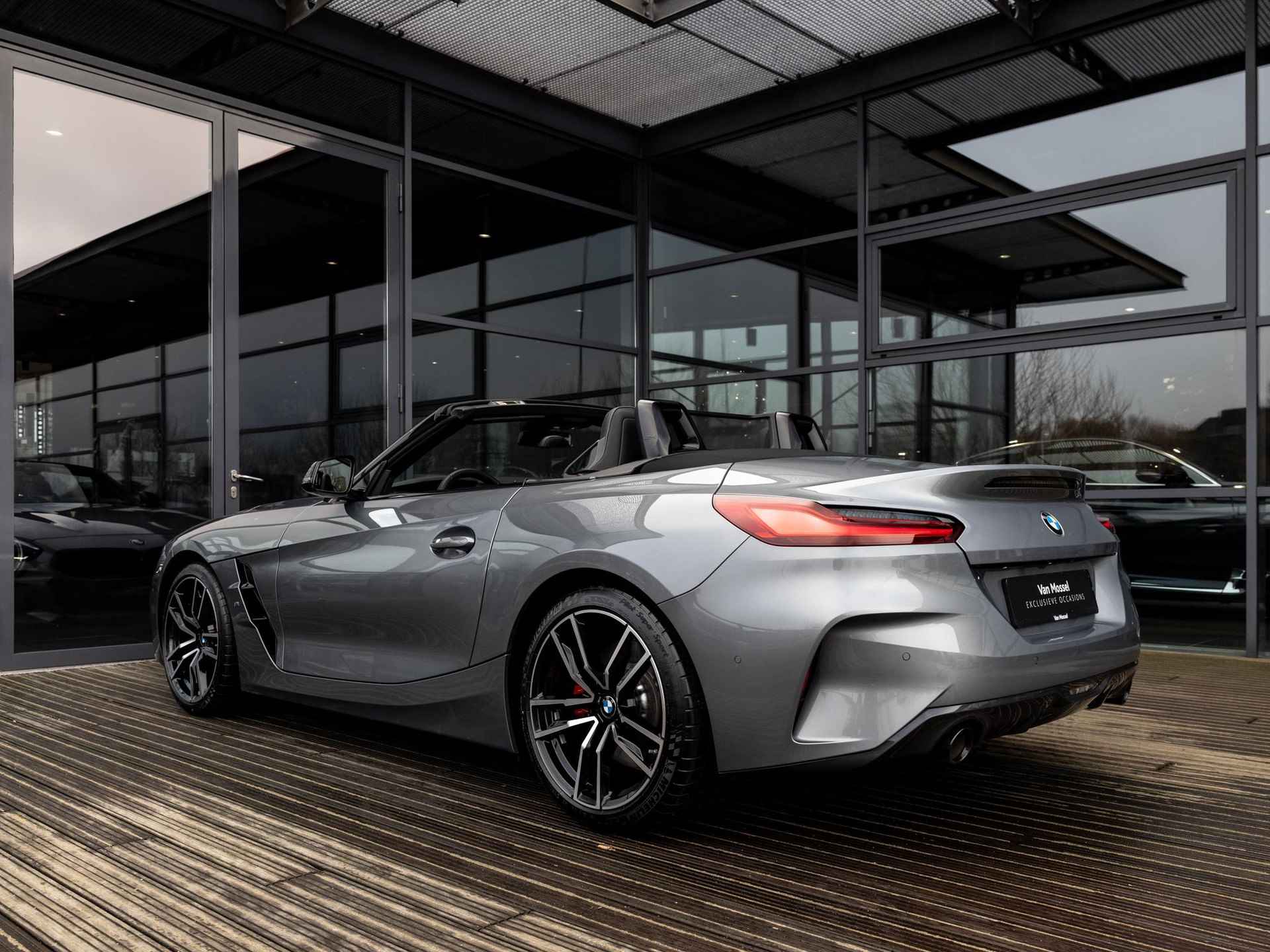 BMW Z4 Roadster sDrive30i Business Edition Plus M-PAKKET | EERSTE EIGENAAR | NDL GELEVERD | HARMAN KARDON | HEAD UP DISPLAY | 19" M-VELGEN | SHADOWLINE | MEMORY | ADAPT. CRUISE | CAMERA - 50/51