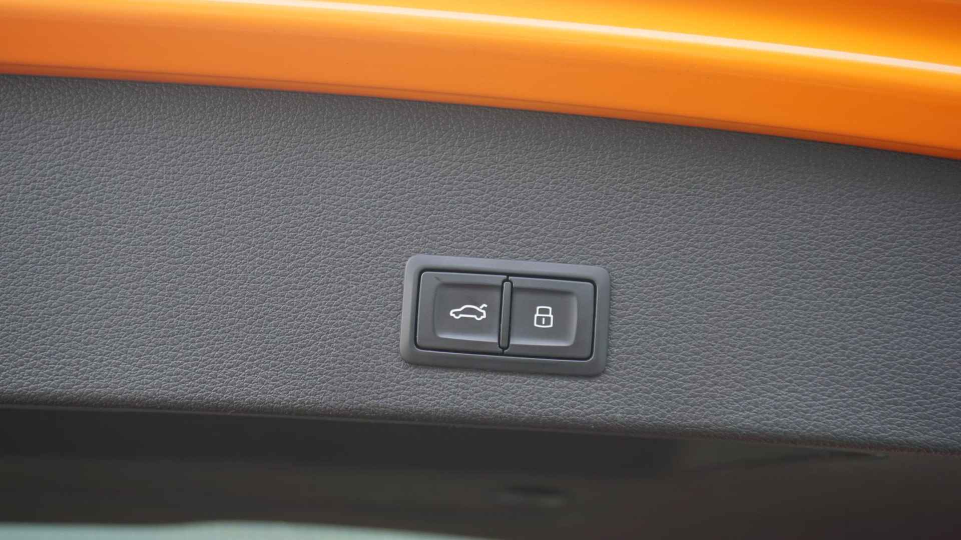 Audi Q2 1.4 TFSI 150pk 2x S-Line Pano.Dak B&O Head-Up 19inch LM Rotor Afn.Trekhaak Carbon pack & Black Pack Keyless Virtual Cockpit *Papaya Orange Pearl* 1e Eigenaar! - 38/84