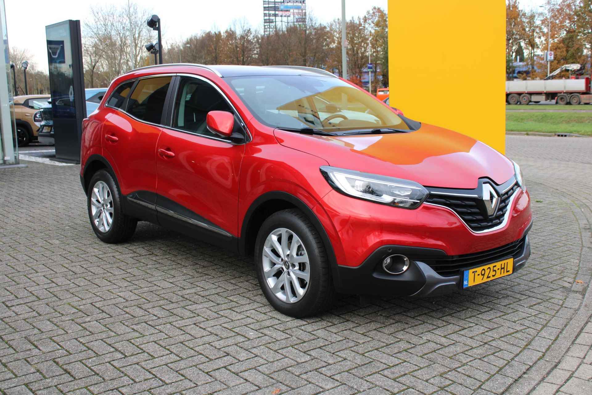 Renault Kadjar TCe 130 Intens Panoramadak | Parksensors Achter | weinig kms | - 6/18