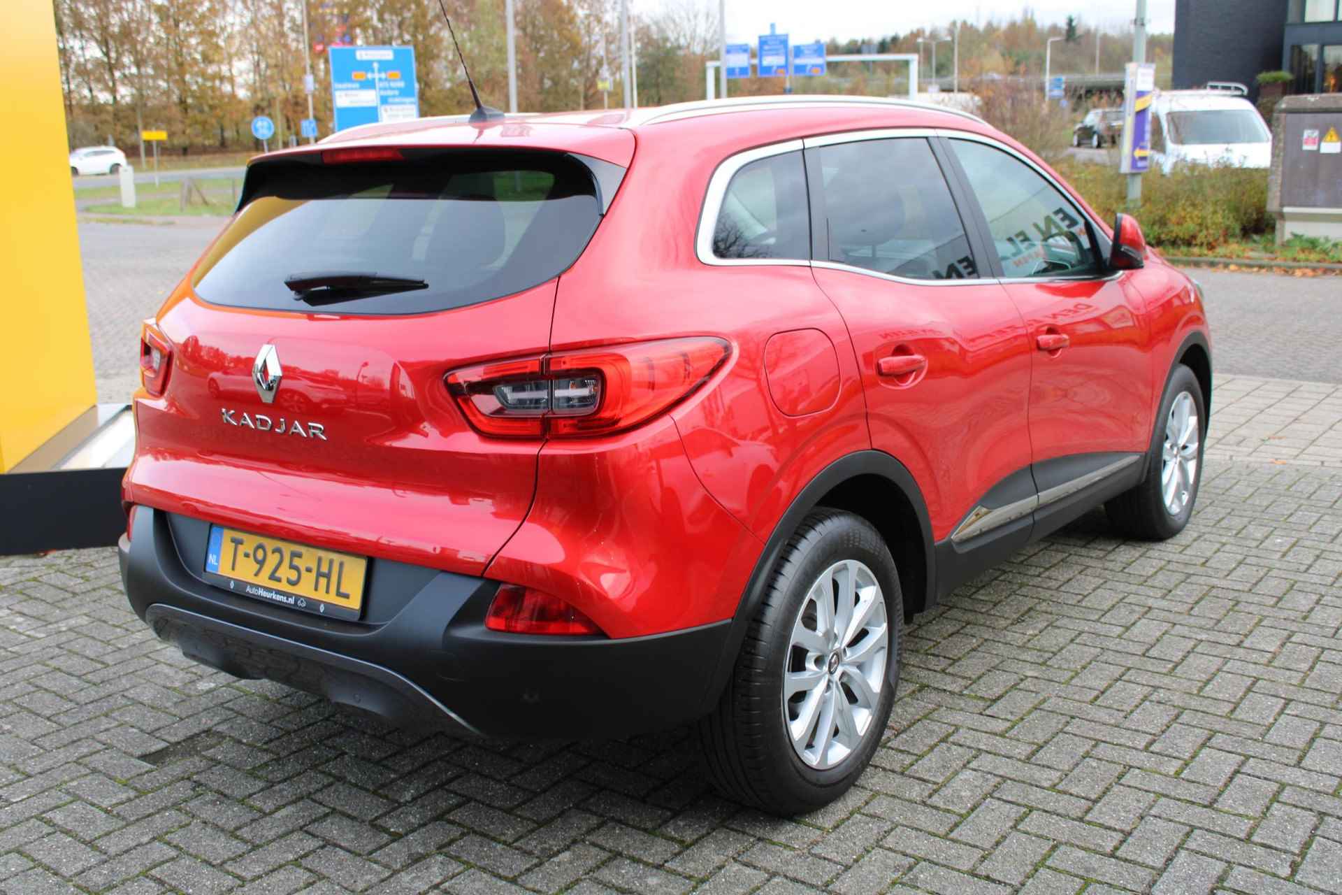 Renault Kadjar TCe 130 Intens Panoramadak | Parksensors Achter | weinig kms | - 8/18