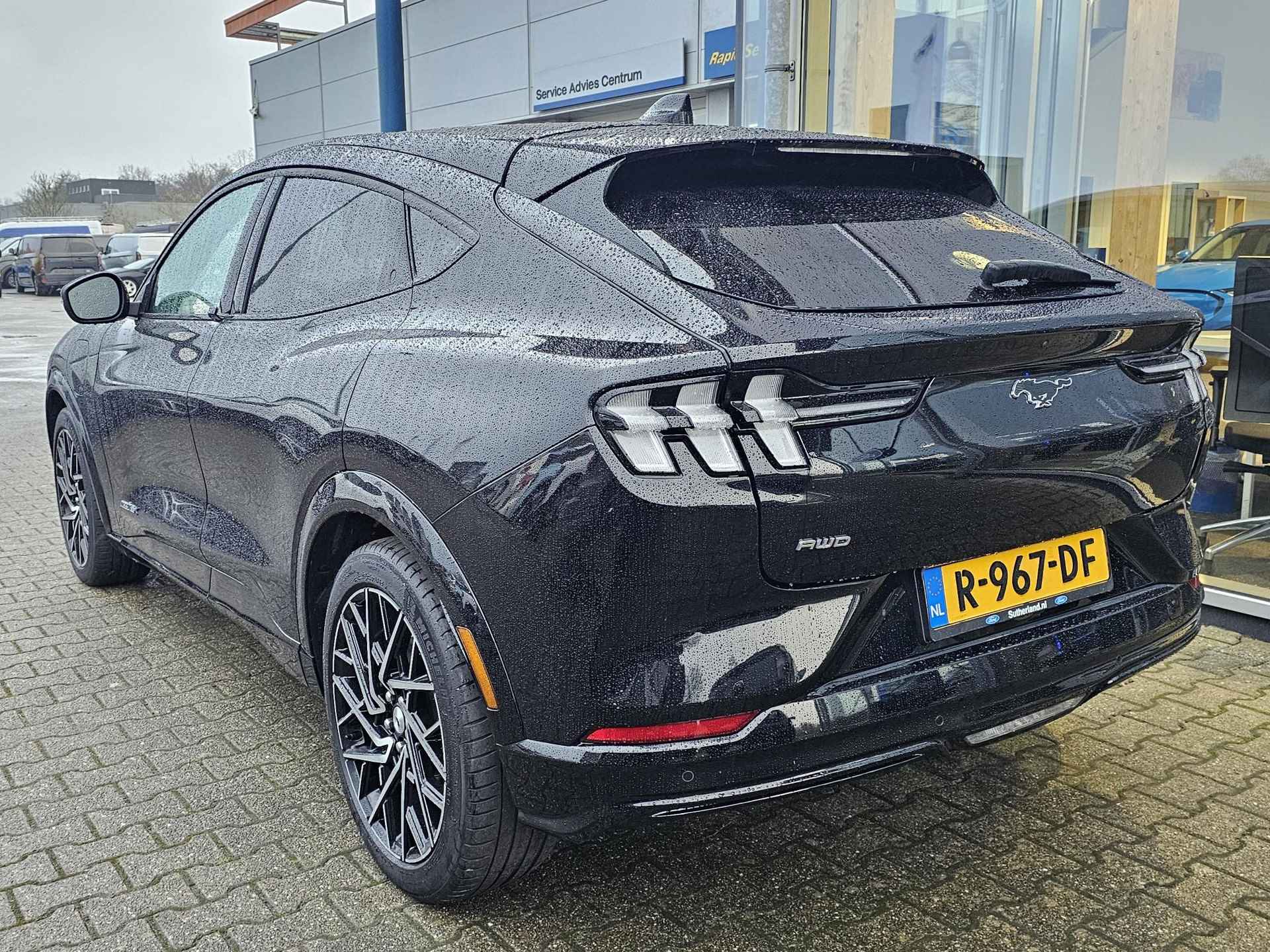 Ford Mustang Mach-E Extended AWD 98 kWh | GT velgen | Dodehoekdetectie | Adaptive cruise | Lane assist | Full led | Lederen bekleding | Camera | BTW verrekenbaar etc. - 4/36