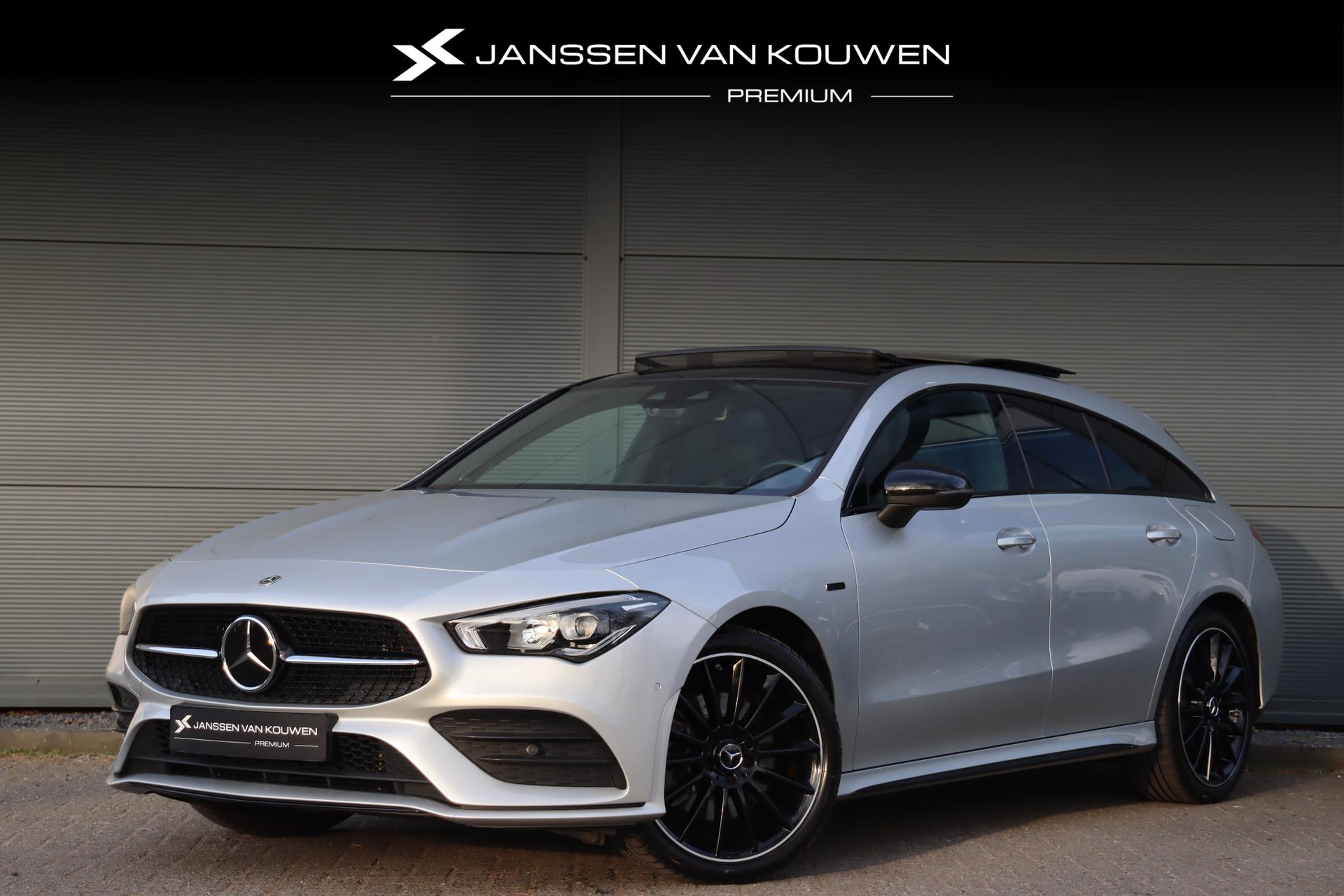 Mercedes-Benz CLA-klasse Shooting Brake 250e AMG Panoramadak Burmester 19" Widescreen