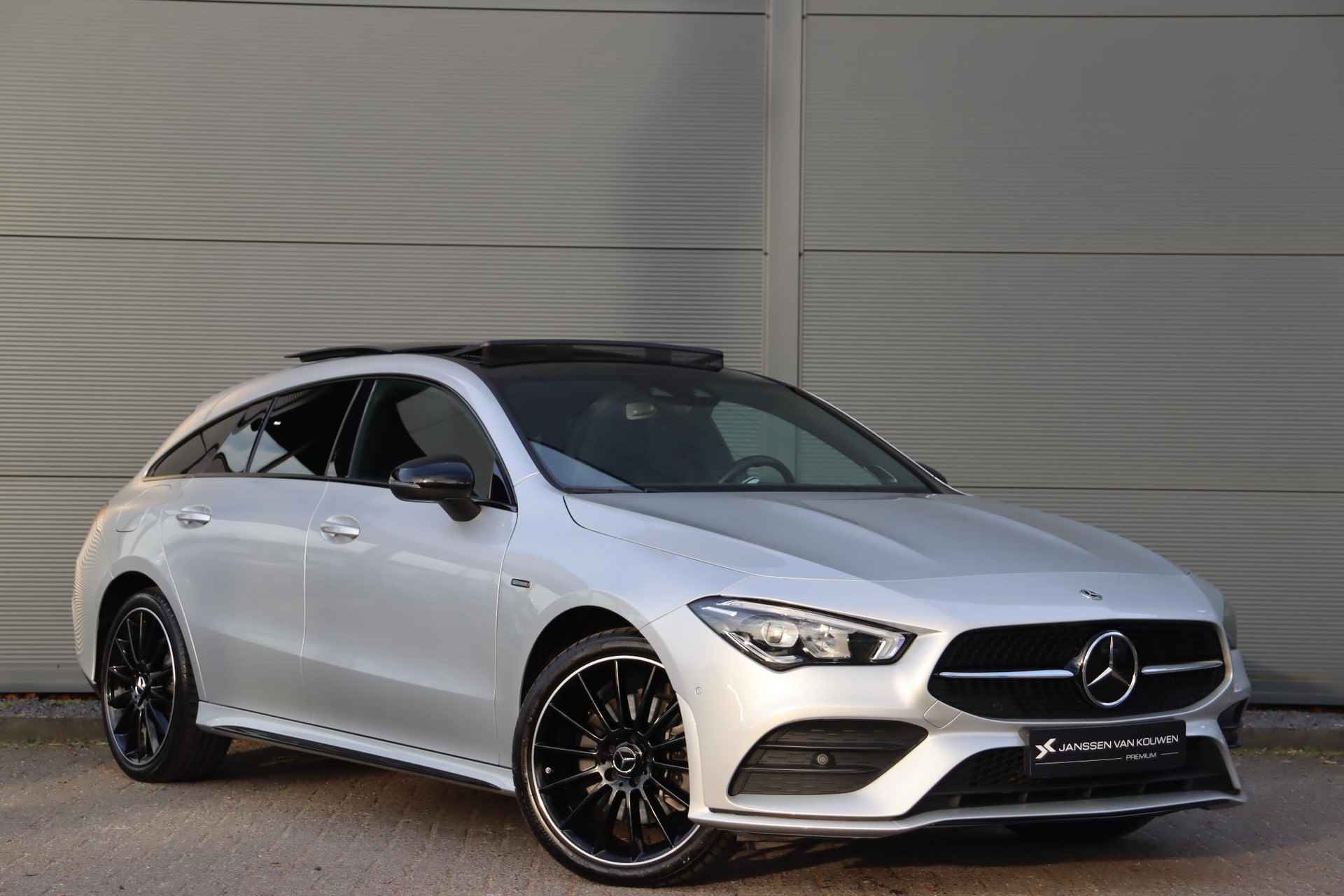 Mercedes-Benz CLA-klasse Shooting Brake 250e AMG Panoramadak Burmester 19" Widescreen - 3/59