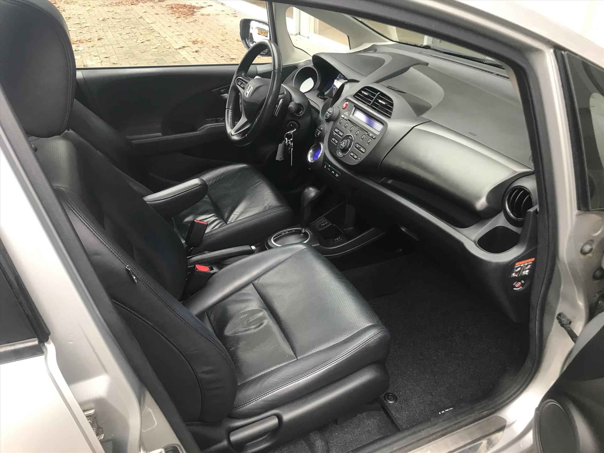 Honda Jazz Hybrid 1.4 i-VTEC Automaat Exclusive | Panoramadak | Leer | Parkeersensoren - 16/27