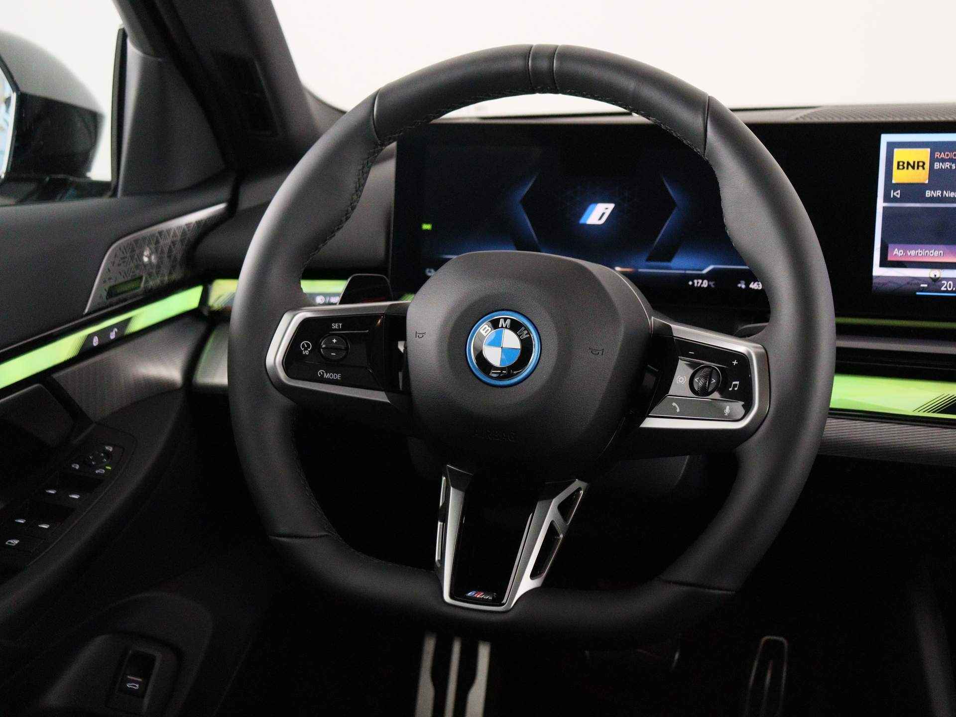 BMW i5 eDrive40 Sedan M Sportpakket Pro - 3/26