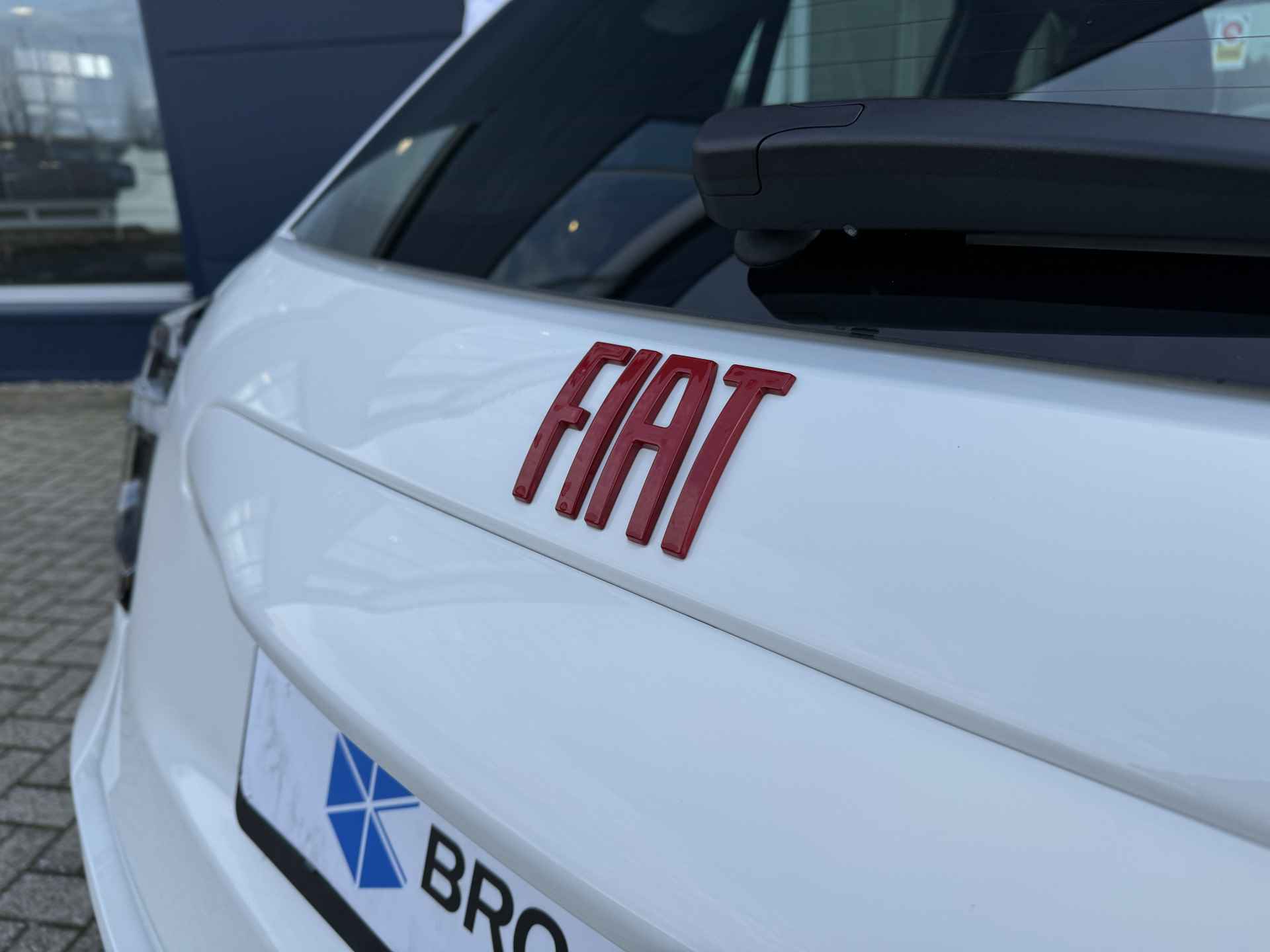 Fiat 600E RED 54 kWh | Sensoren achter | Cruise Control | Climate | Carplay - 17/40