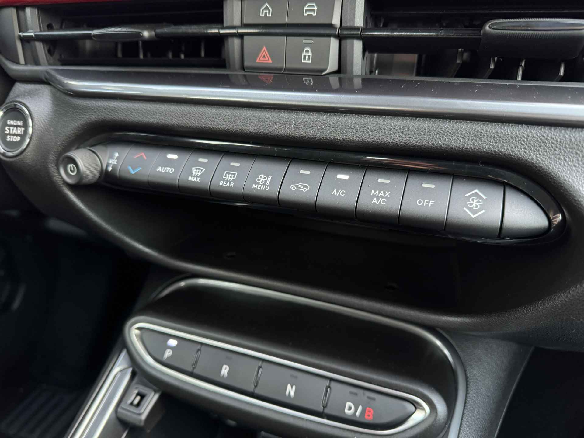 Fiat 600E RED 54 kWh | Sensoren achter | Cruise Control | Climate | Carplay - 28/40