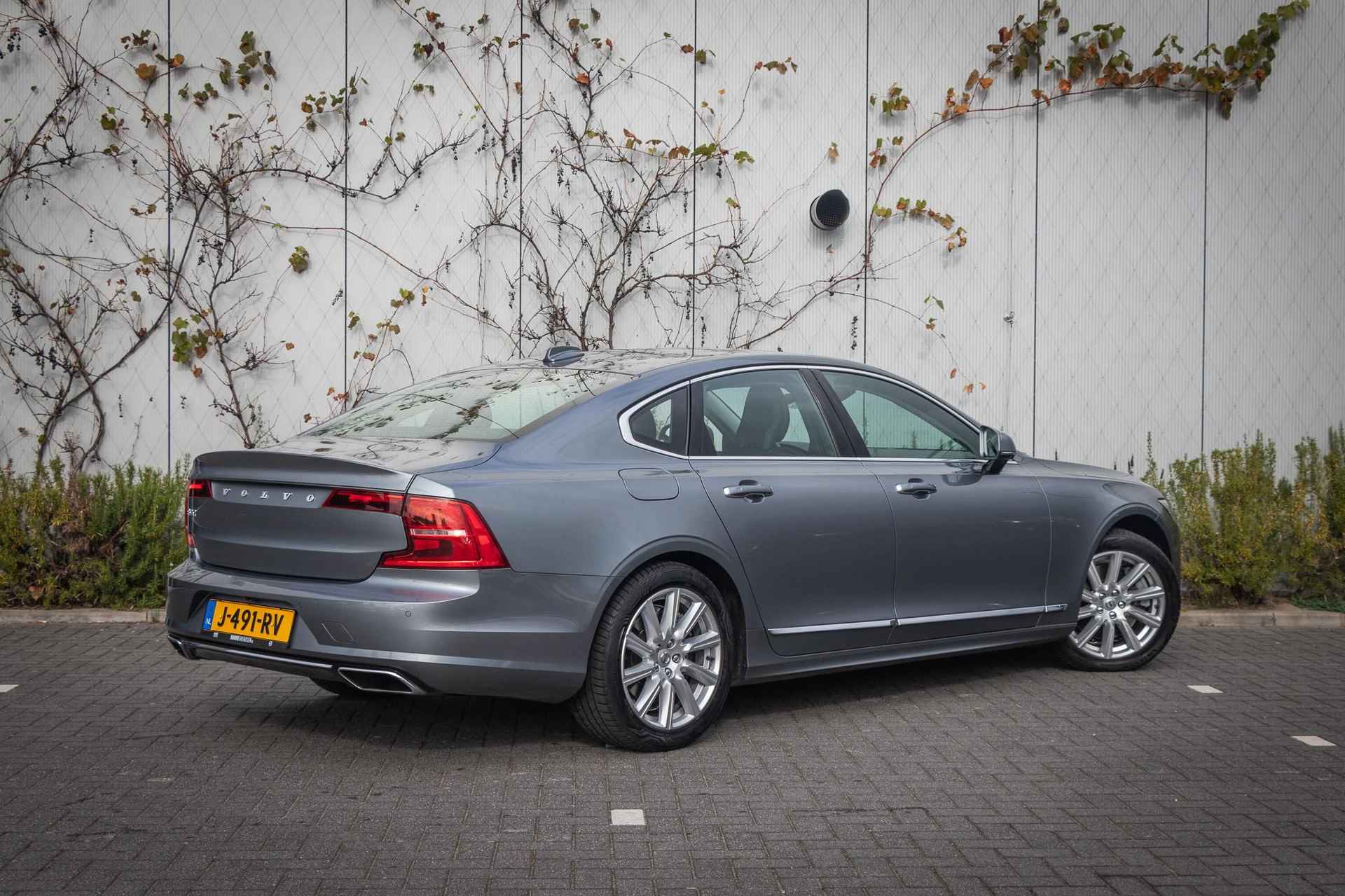 Volvo S90 T4 Aut.8 Inscription | Adaptieve Cruise Control | Trekhaak | Parkeercamera | Keyless | BLIS | Elektrische stoelverstelling | Stoelverwarming - 4/25