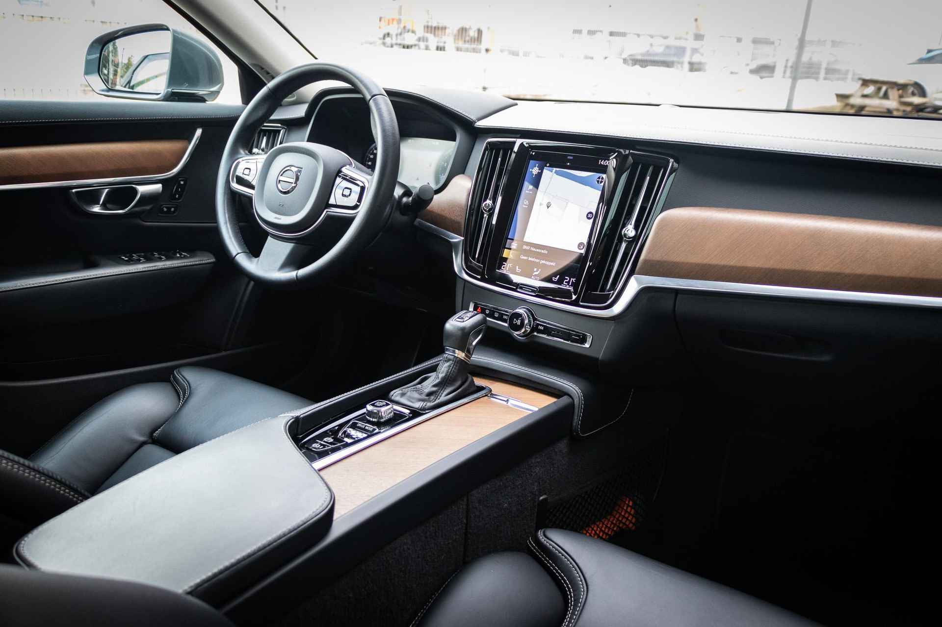 Volvo S90 T4 Aut.8 Inscription | Adaptieve Cruise Control | Trekhaak | Parkeercamera | Keyless | BLIS | Elektrische stoelverstelling | Stoelverwarming - 16/25