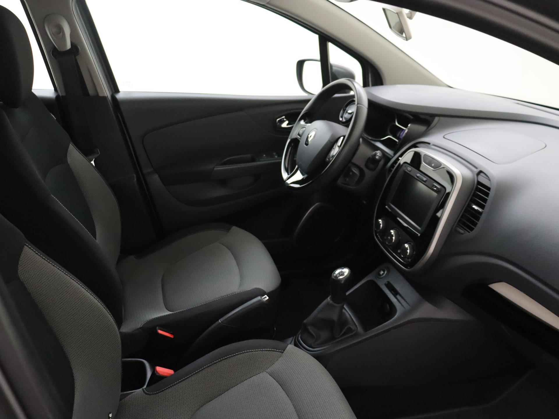 Renault Captur 0.9 - 90PK TCe Expression | Airco | Trekhaak | Cruise Control | Electrische Ramen | 16 inch Velgen | Centrale deurvergrendeling | Bluetooth Audio/Telefoon | - 18/25