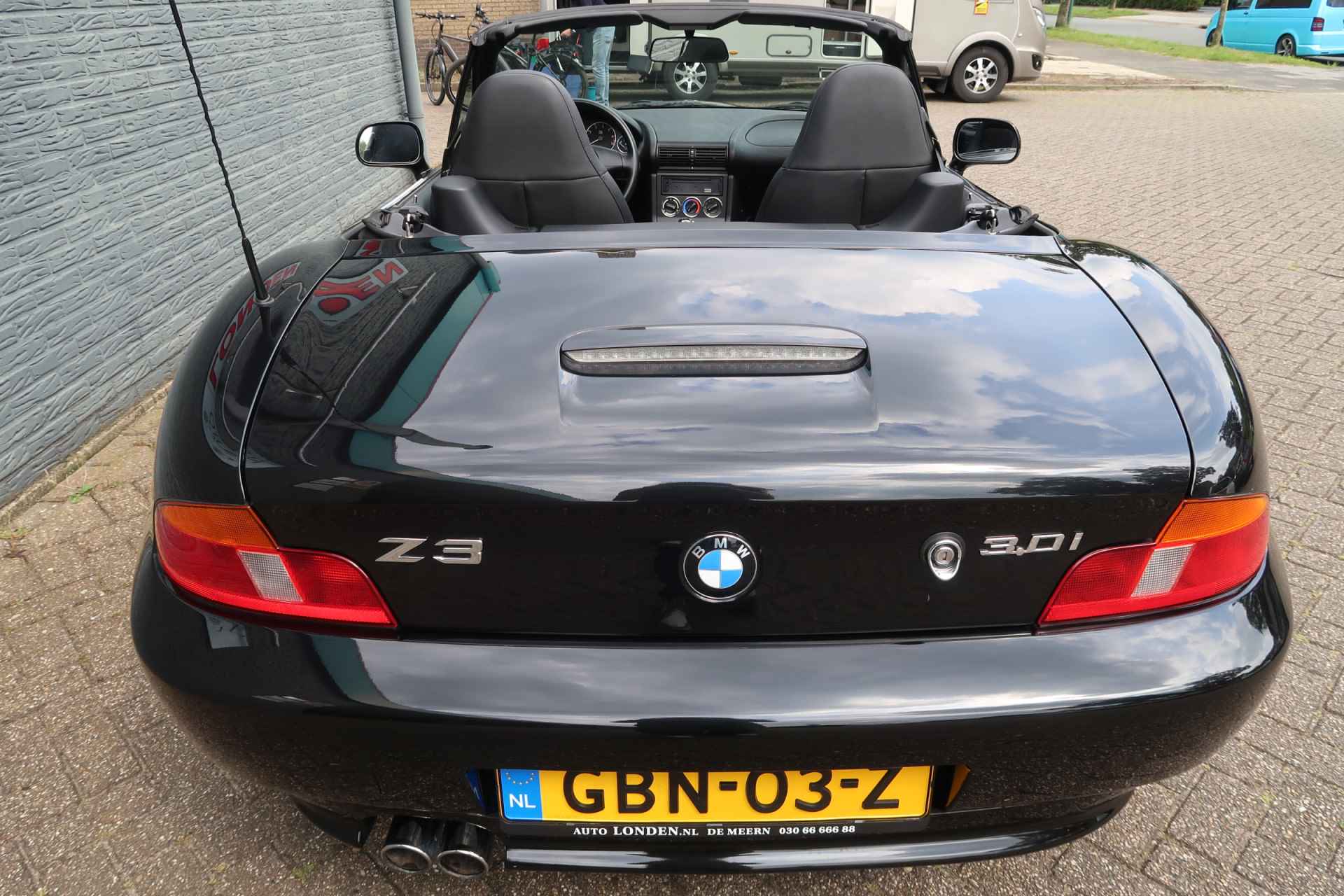 BMW Z3 Roadster 3.0i Altijd binnen gestaan in garage Tenerife originele km stand  Eerste eigenaar onderhouds historie met rekeningen aanwezig - 13/42