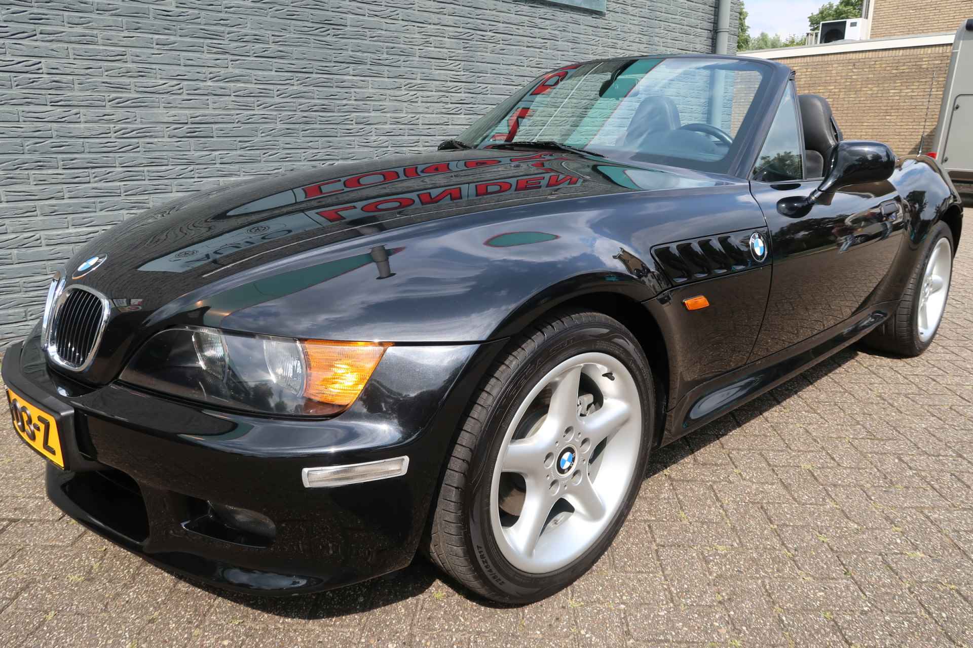 BMW Z3 Roadster 3.0i Altijd binnen gestaan SCHUUR VONDST  originele km stand  Eerste eigenaar onderhouds historie met rekeningen aanwezig