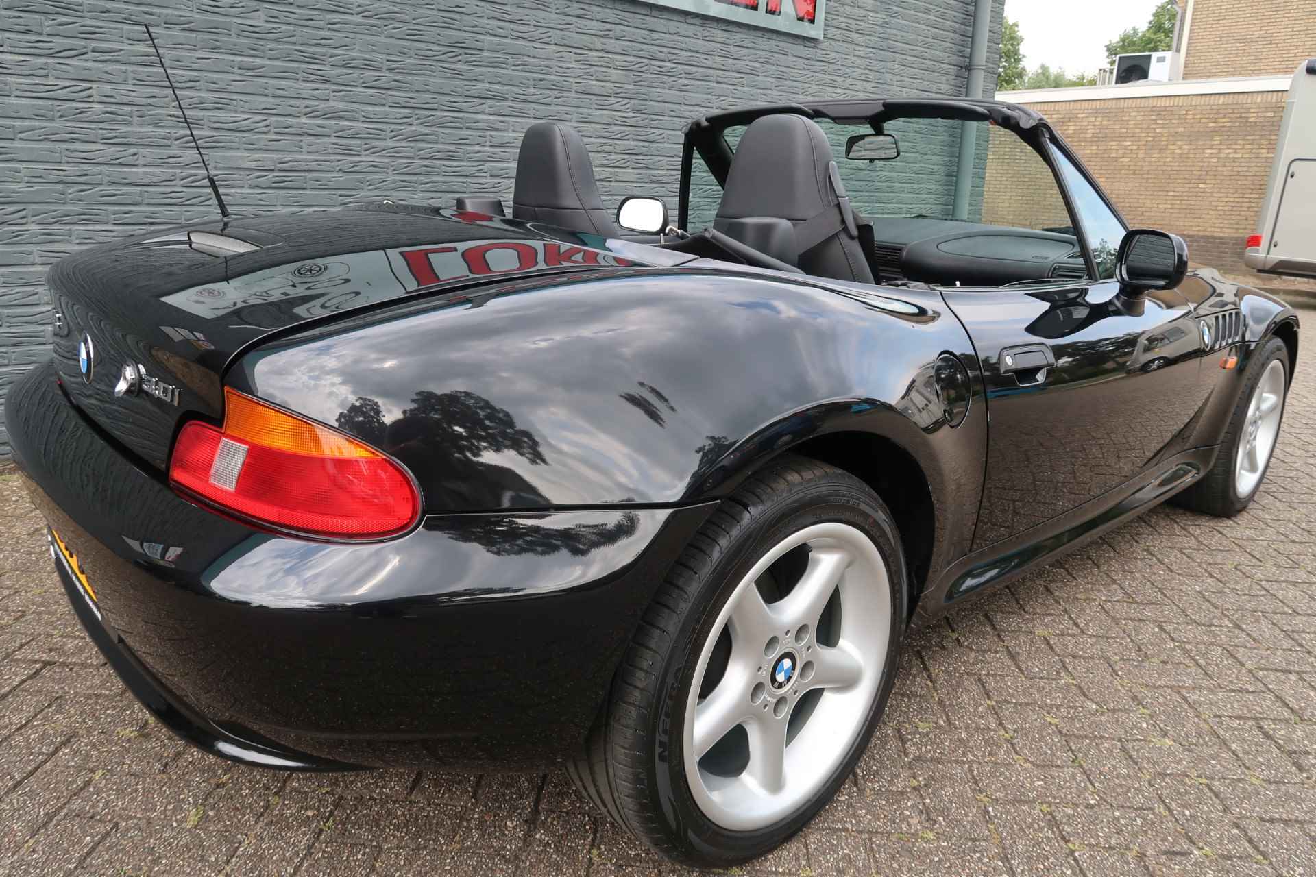 BMW Z3 Roadster 3.0i Altijd binnen gestaan in garage Tenerife originele km stand  Eerste eigenaar onderhouds historie met rekeningen aanwezig - 3/42