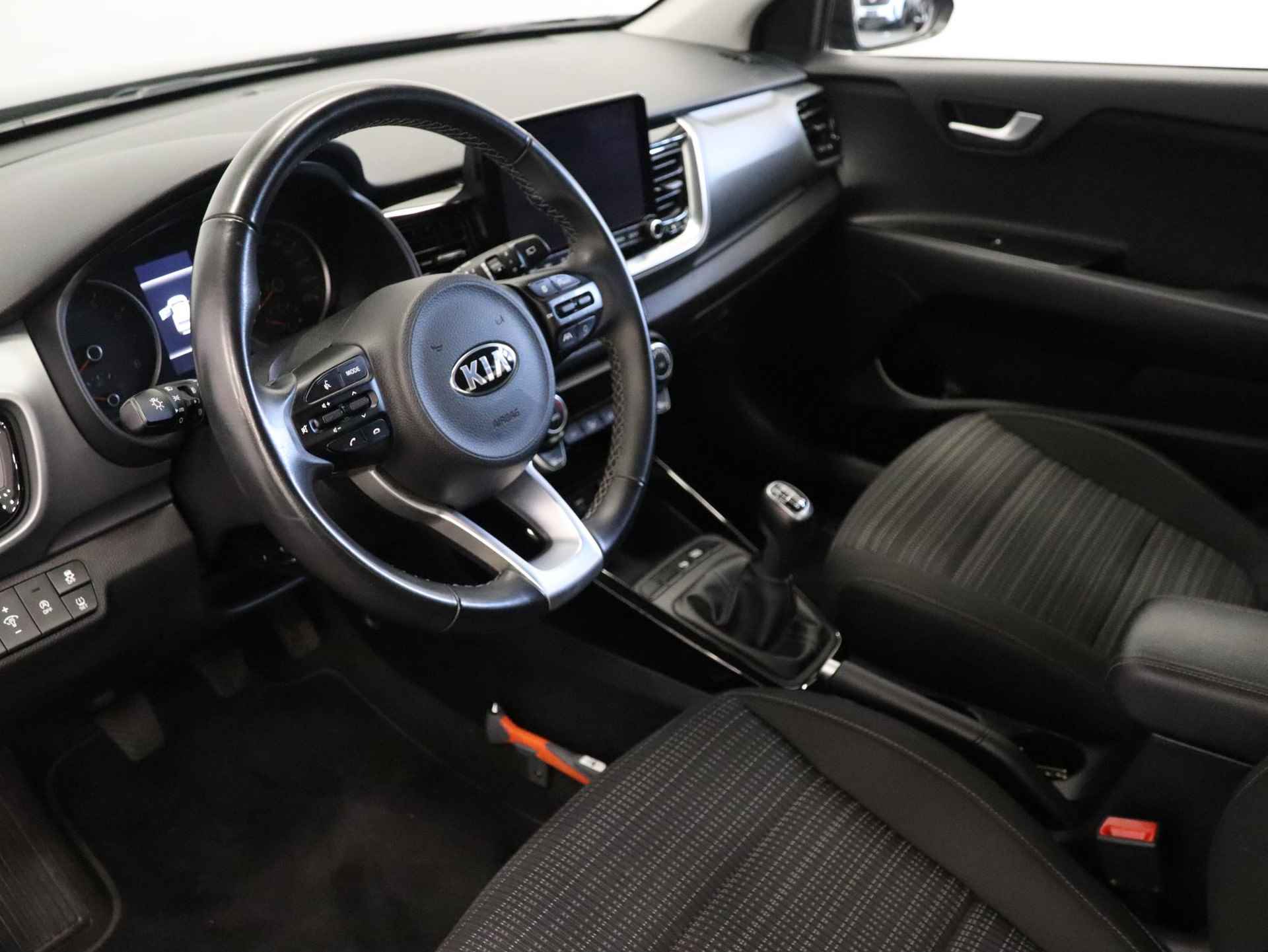 Kia Stonic 1.0 T-GDi MHEV DynamicLine | Navigatie | Camera | Climate control | Apple Carplay / Android Auto | Cruise control | - 14/37