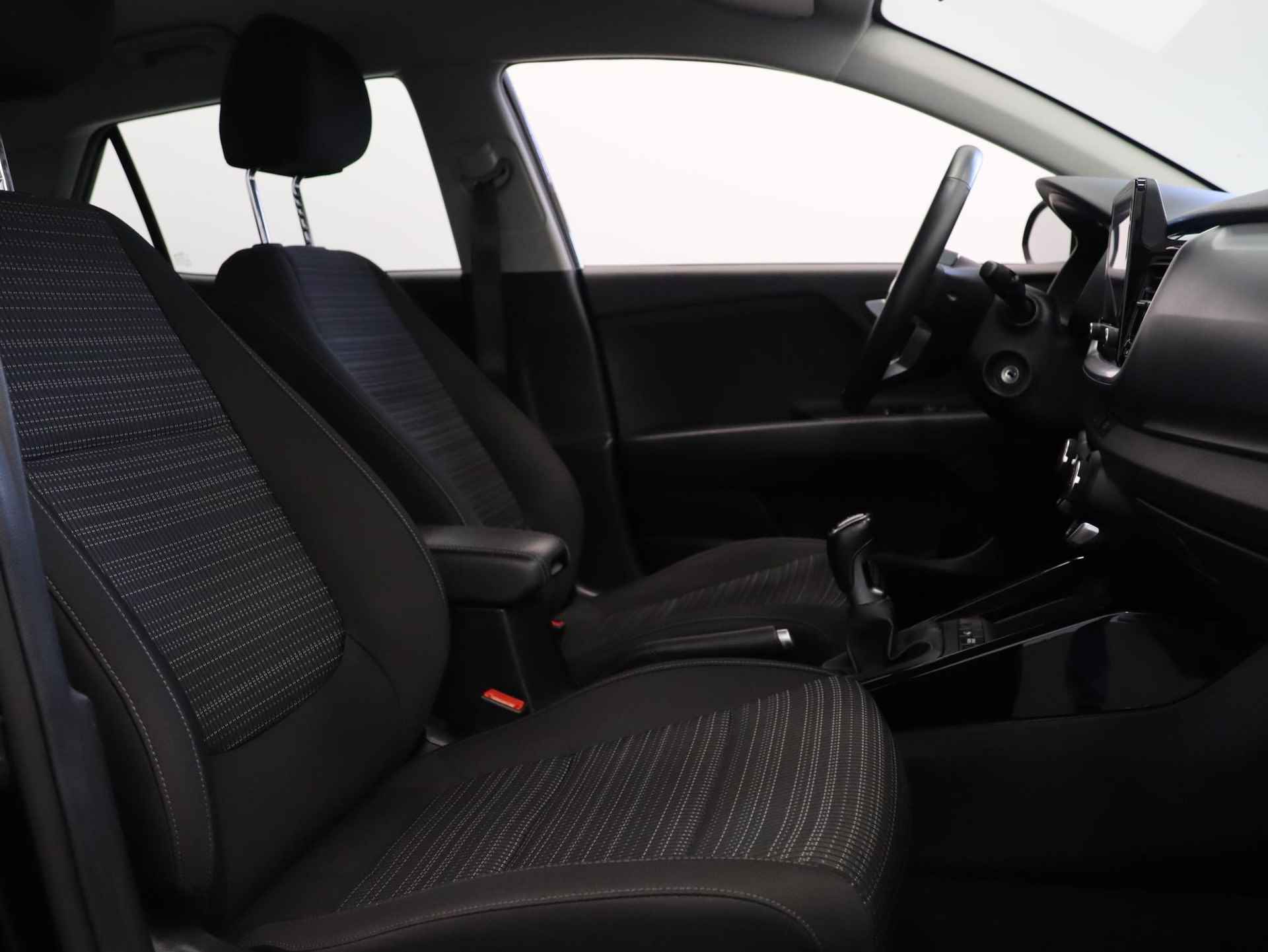Kia Stonic 1.0 T-GDi MHEV DynamicLine | Navigatie | Camera | Climate control | Apple Carplay / Android Auto | Cruise control | - 16/37
