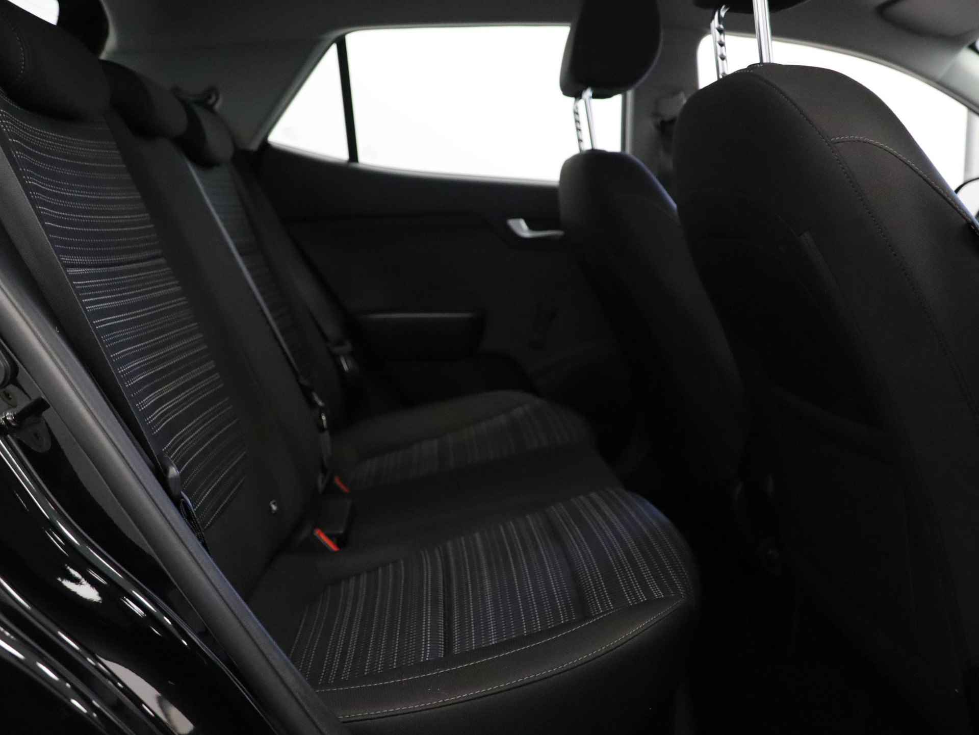 Kia Stonic 1.0 T-GDi MHEV DynamicLine | Navigatie | Camera | Climate control | Apple Carplay / Android Auto | Cruise control | - 19/37