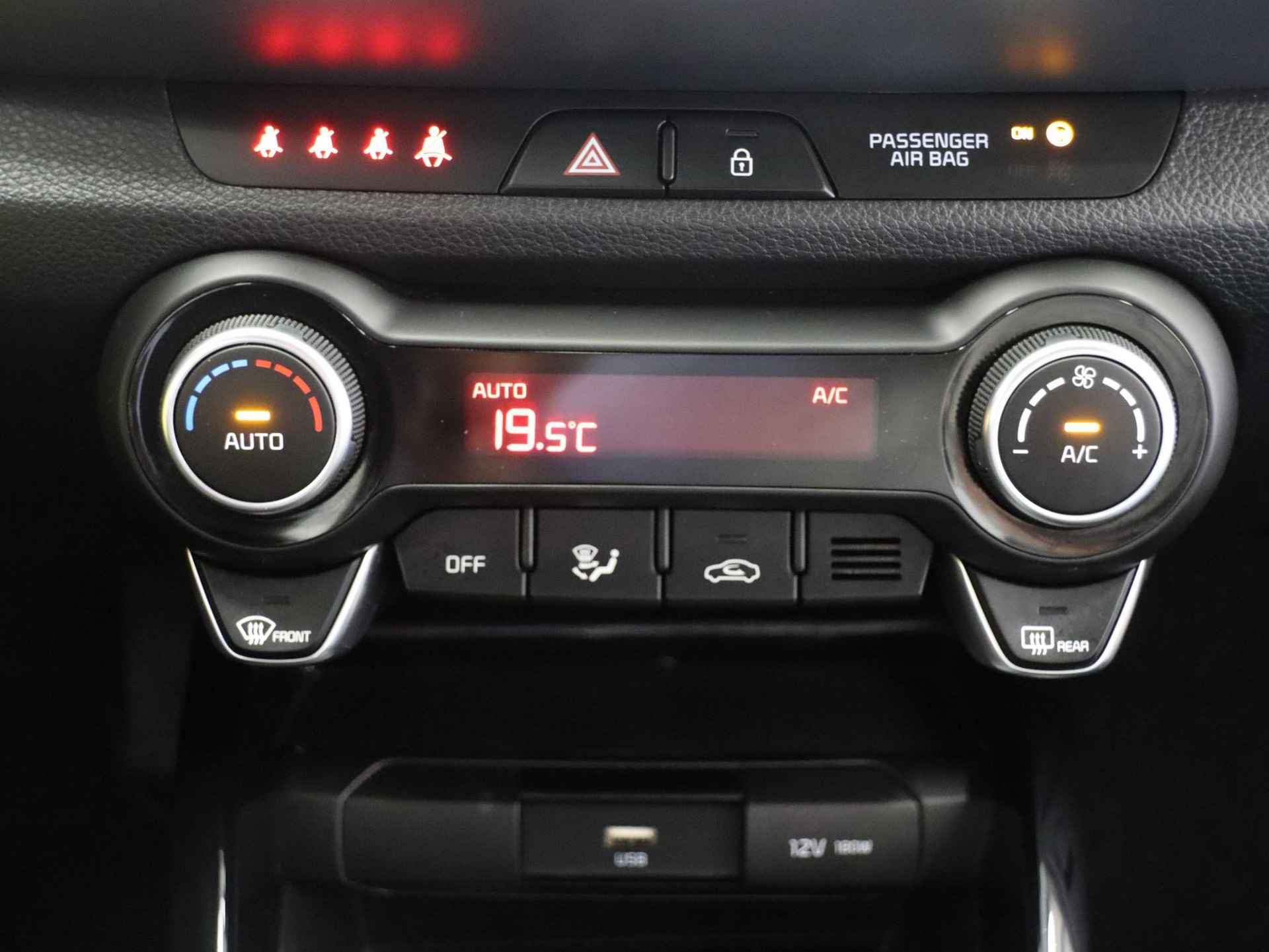 Kia Stonic 1.0 T-GDi MHEV DynamicLine | Navigatie | Camera | Climate control | Apple Carplay / Android Auto | Cruise control | - 23/37