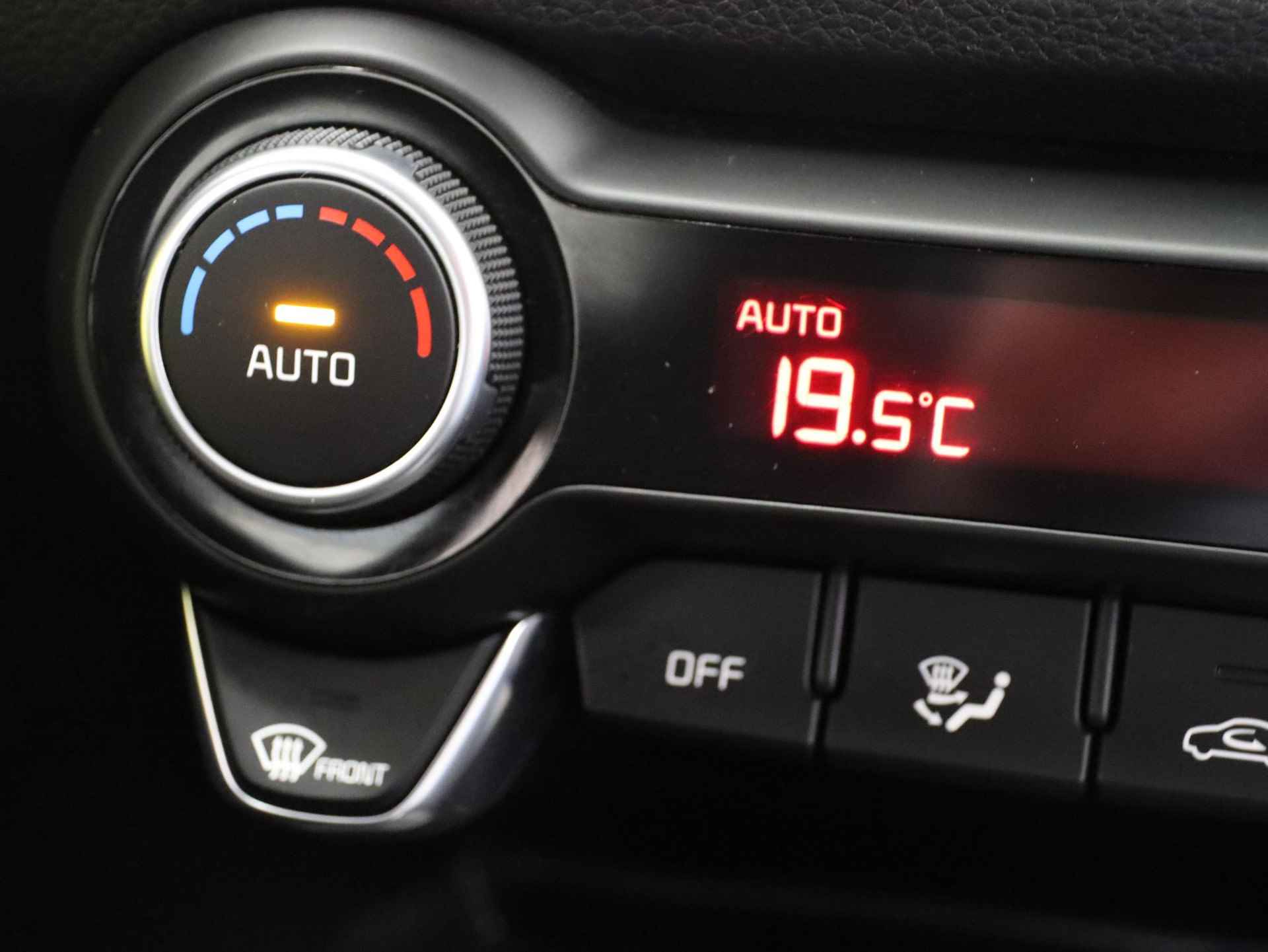 Kia Stonic 1.0 T-GDi MHEV DynamicLine | Navigatie | Camera | Climate control | Apple Carplay / Android Auto | Cruise control | - 24/37