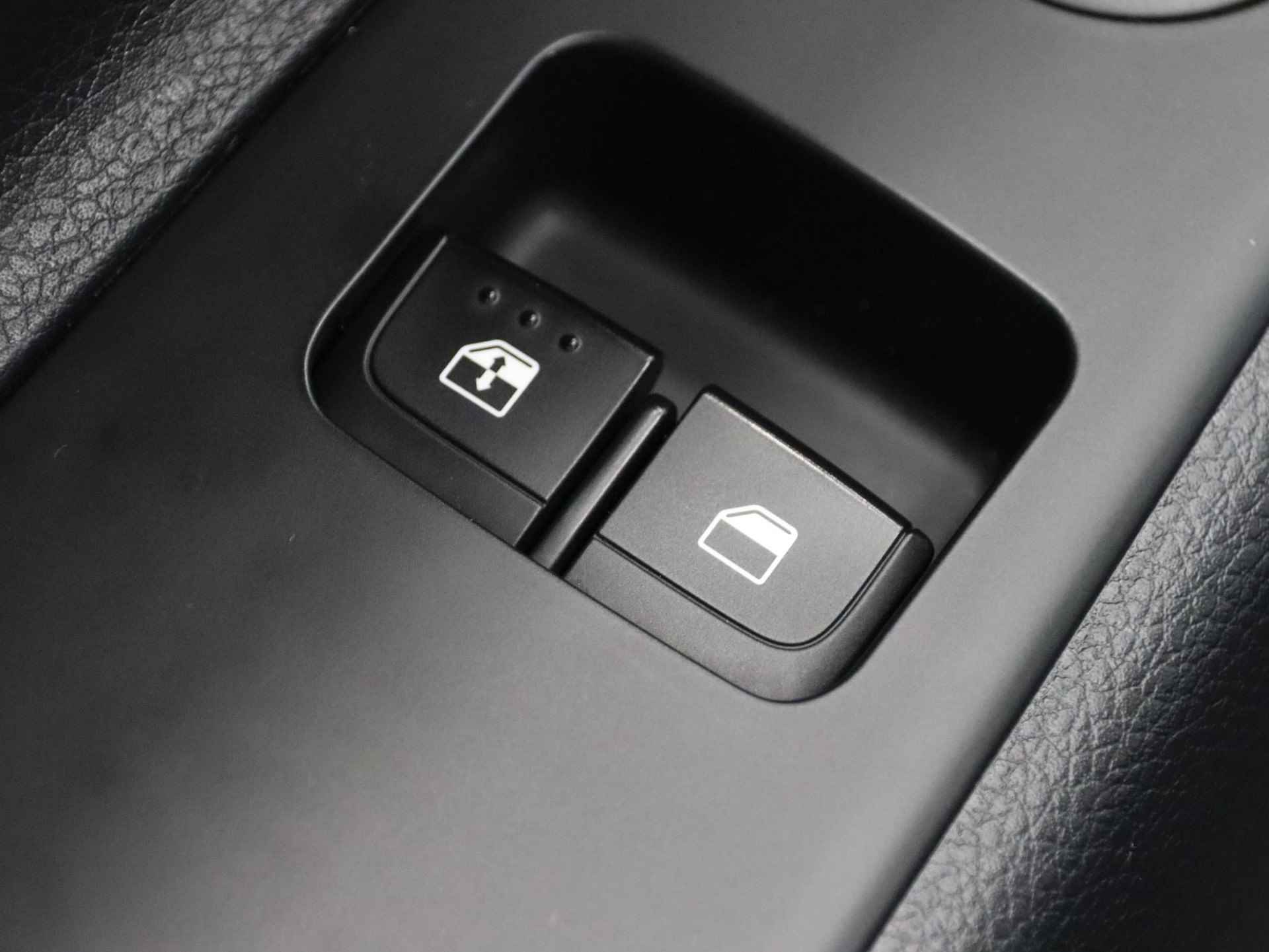 Kia Stonic 1.0 T-GDi MHEV DynamicLine | Navigatie | Camera | Climate control | Apple Carplay / Android Auto | Cruise control | - 31/37