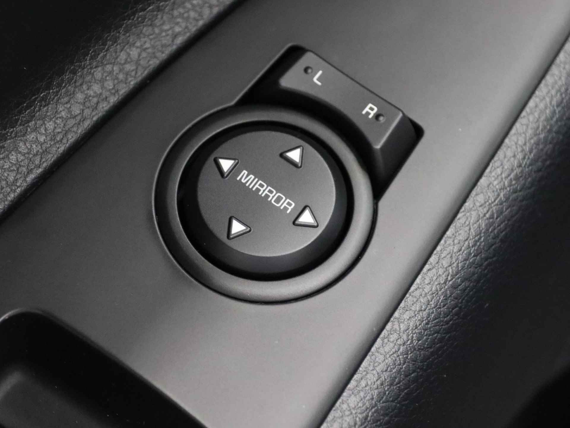 Kia Stonic 1.0 T-GDi MHEV DynamicLine | Navigatie | Camera | Climate control | Apple Carplay / Android Auto | Cruise control | - 32/37
