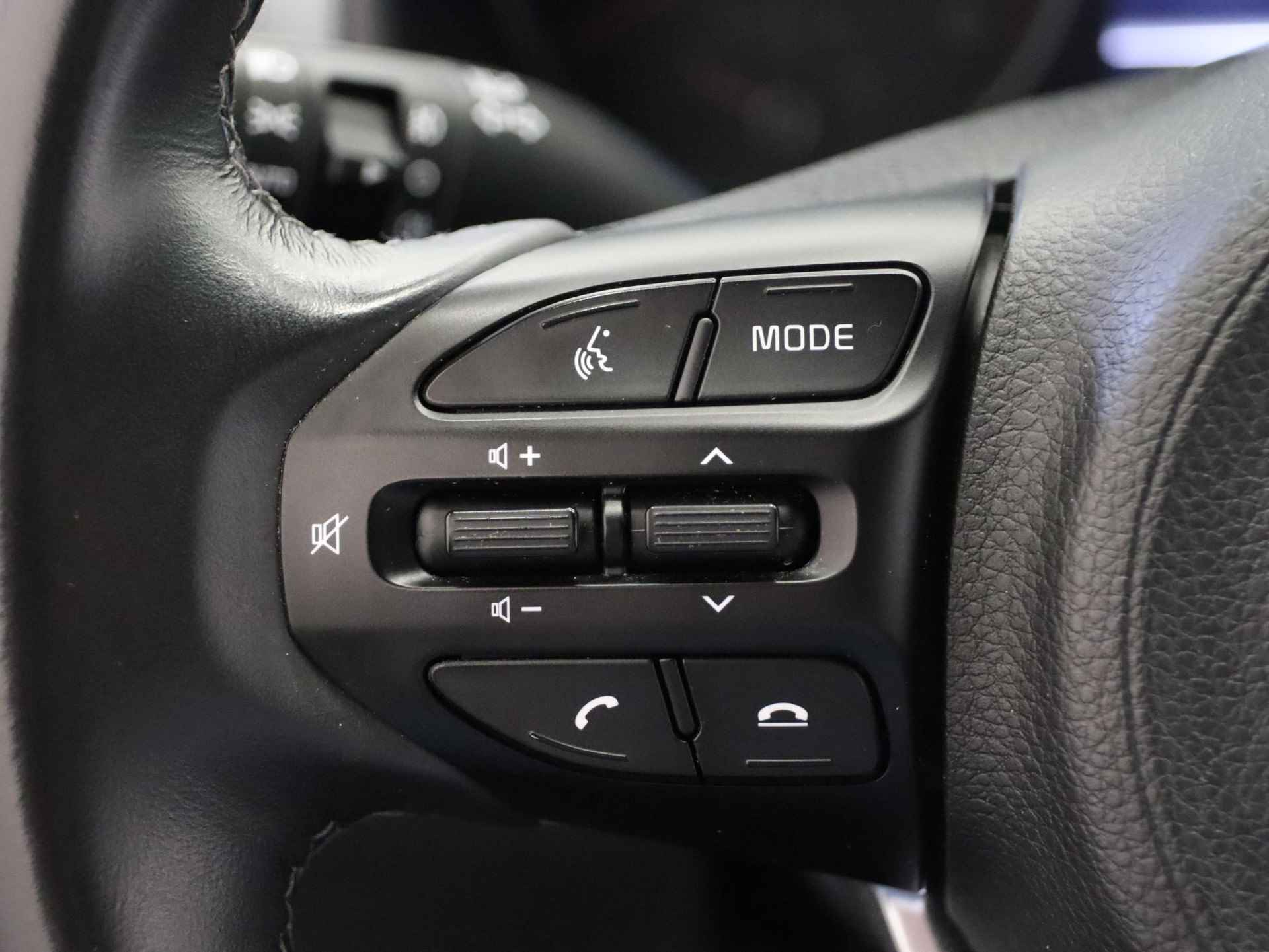 Kia Stonic 1.0 T-GDi MHEV DynamicLine | Navigatie | Camera | Climate control | Apple Carplay / Android Auto | Cruise control | - 35/37