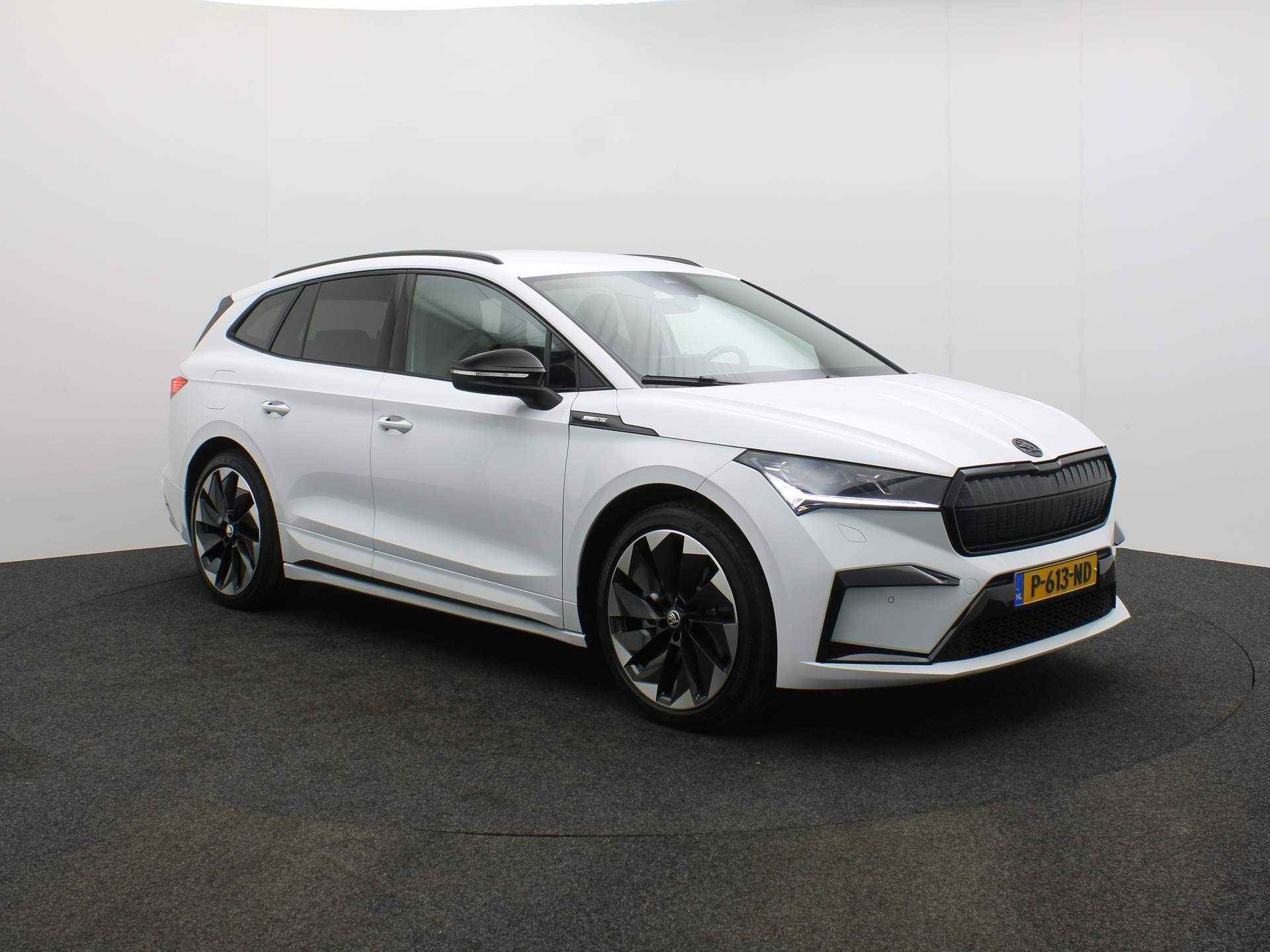 Škoda Enyaq iV 80 Sportline 204pk Automaat Achteruitrijcamera, Navigatie, Adaptive cruise control, LED matrix koplampen, Stuurwiel verwarmd, Airco, DAB, Parkeersensoren, Stoelverwarming - 8/59