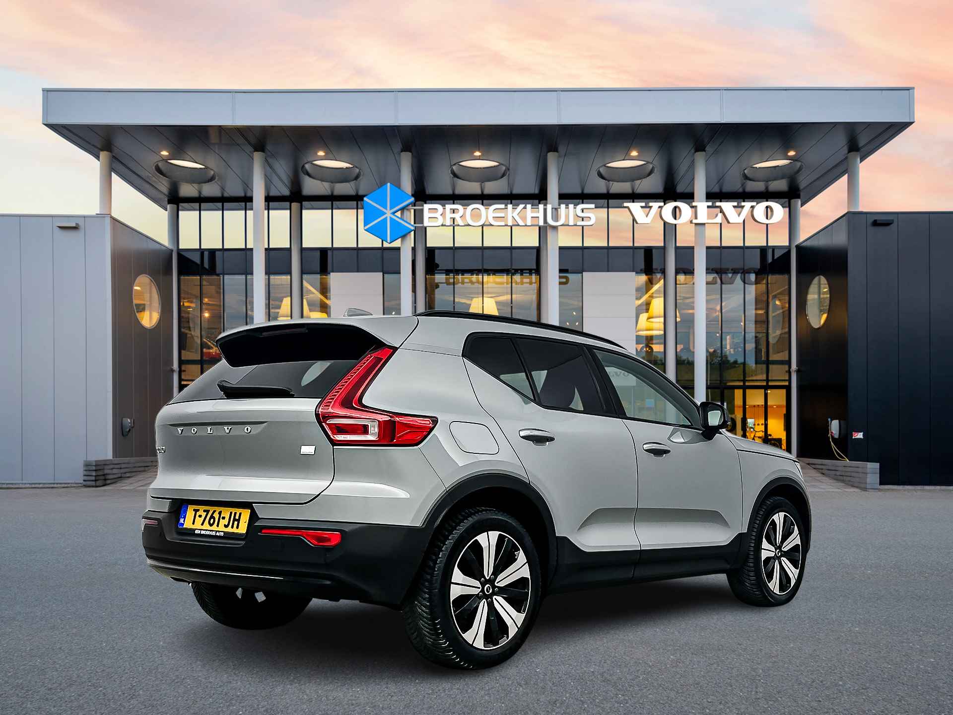 Volvo XC40 T5 Plug-in hybrid Ultimate Dark | Leder | Panoramadak | Harman Kardon | Elektrische stoelen | Stoel/stuuverwarming | Adaptieve c - 4/32