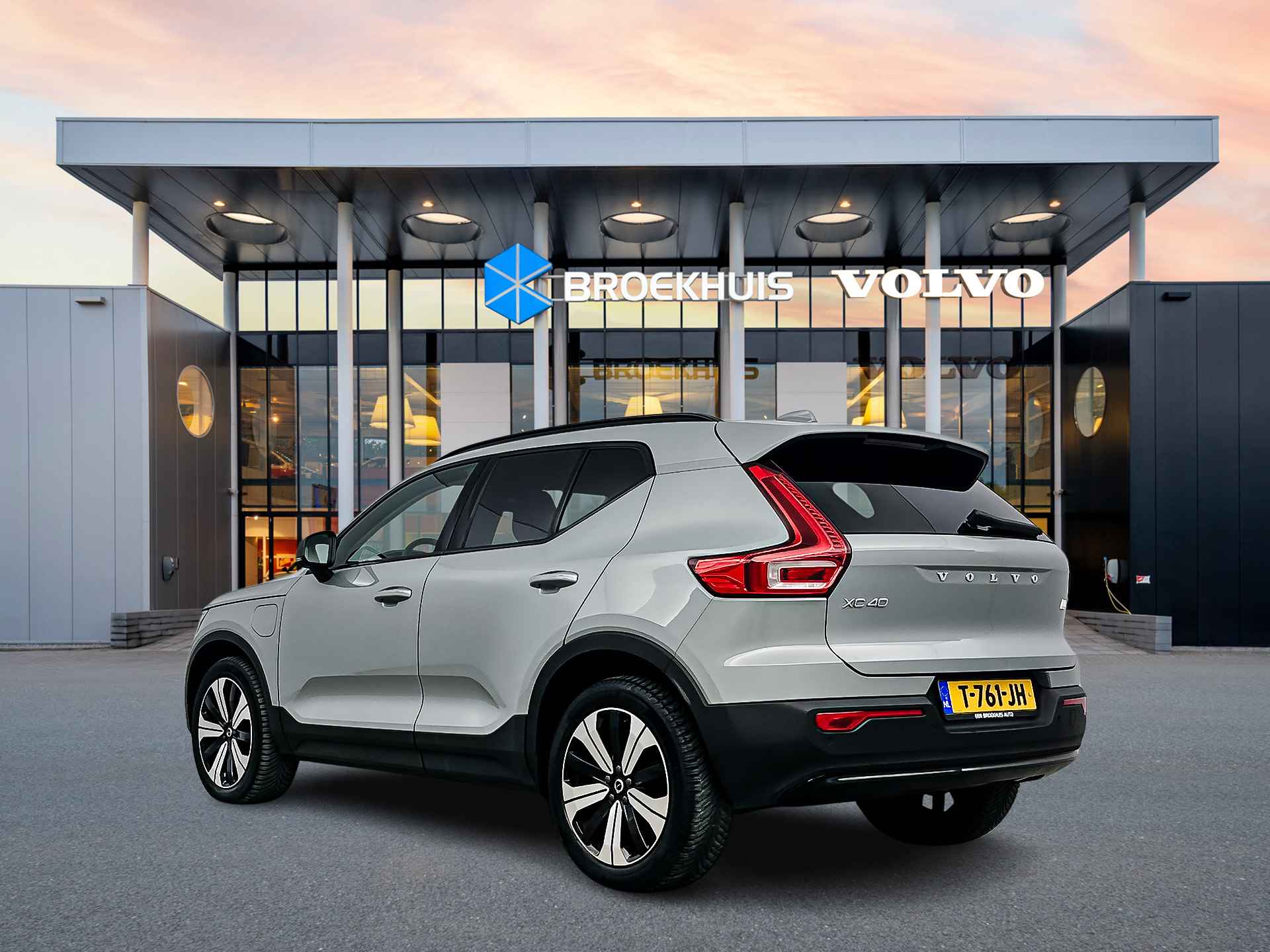 Volvo XC40 T5 Plug-in hybrid Ultimate Dark | Leder | Panoramadak | Harman Kardon | Elektrische stoelen | Stoel/stuuverwarming | Adaptieve c - 5/32