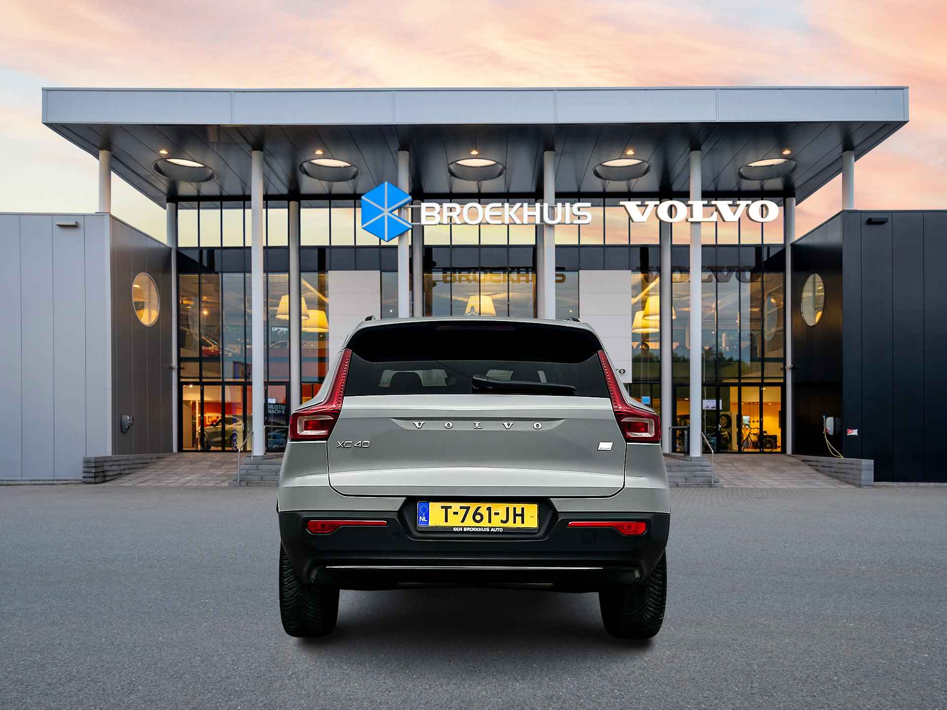 Volvo XC40 T5 Plug-in hybrid Ultimate Dark | Leder | Panoramadak | Harman Kardon | Elektrische stoelen | Stoel/stuuverwarming | Adaptieve c - 7/32