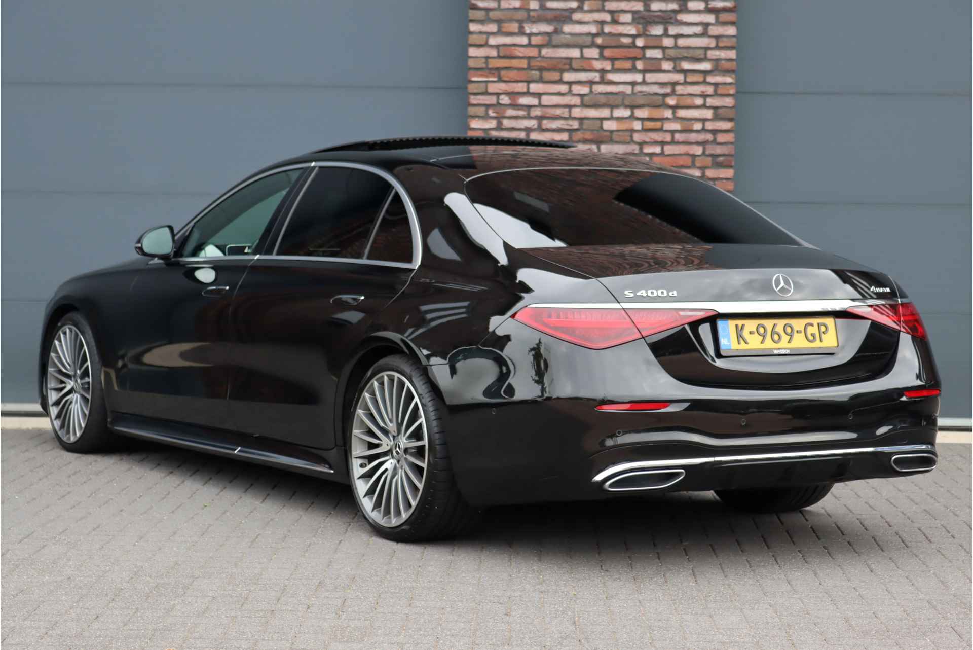 Mercedes-Benz S-Klasse 400d 4MATIC Lang AMG Line Aut9 | Airmatic | Achterasbesturing | Distronic+ | MBUX Tablet | 3D-Display | Stoelverwarming-/ventilatie | Burmester | Digital Light | Massage | Rijassistentiepakket+ | - 6/53