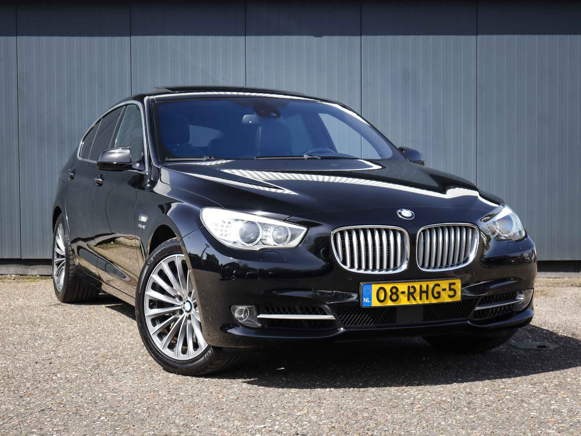 BMW 5 Serie Gran Turismo 550XI, High Executive (408 PK) Keurig-Onderh, 12-Mnd-Bovag, NL-Auto, Panoramadak, Leer, Keyless-Entry, Panoramisch-Schuifkanteldak,, Head-Up, Adaptieve-Cruisecontrol, Rondom-Camera, Privacy-Glas - 21/44