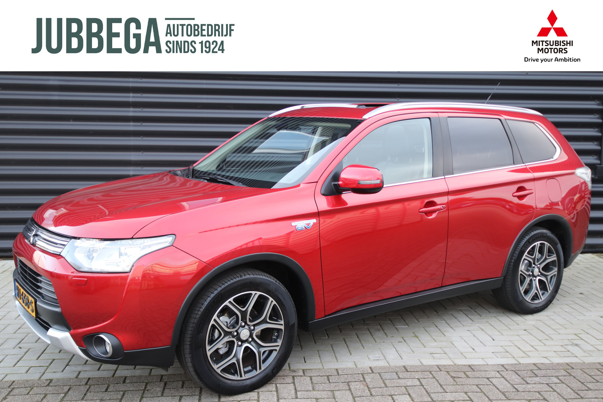 Mitsubishi Outlander 2.0 PHEV Limited Edition X-Line Schuif-/kanteldak, Trekhaak, Navigatie