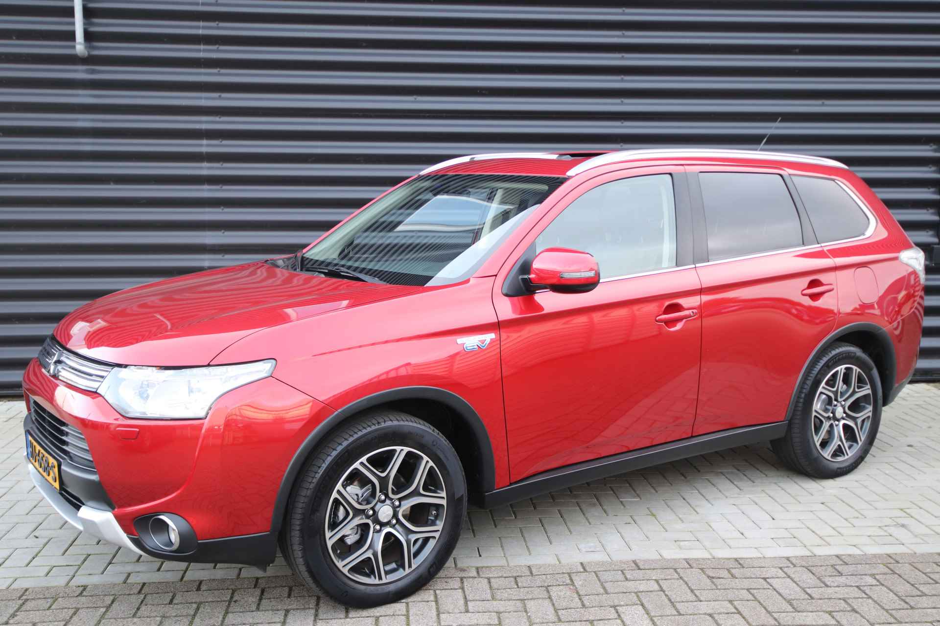 Mitsubishi Outlander 2.0 PHEV Limited Edition X-Line Schuif-/kanteldak, Trekhaak, Navigatie - 14/75