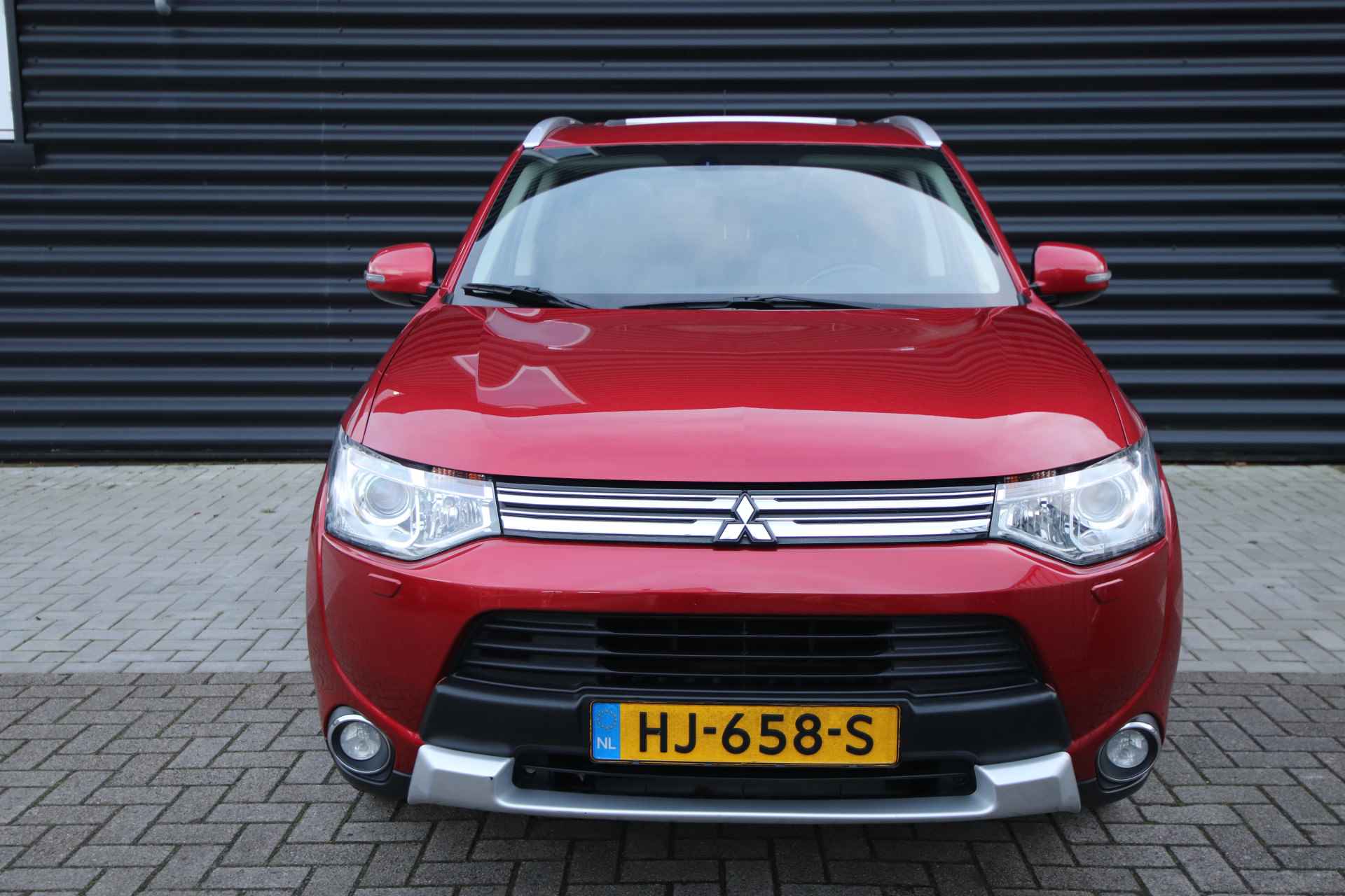 Mitsubishi Outlander 2.0 PHEV Limited Edition X-Line Schuif-/kanteldak, Trekhaak, Navigatie - 39/75