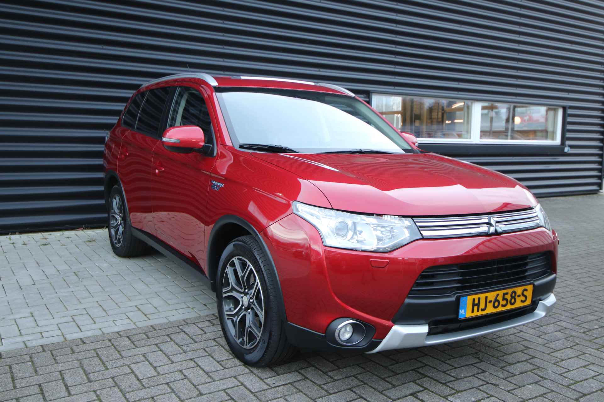 Mitsubishi Outlander 2.0 PHEV Limited Edition X-Line Schuif-/kanteldak, Trekhaak, Navigatie - 40/75