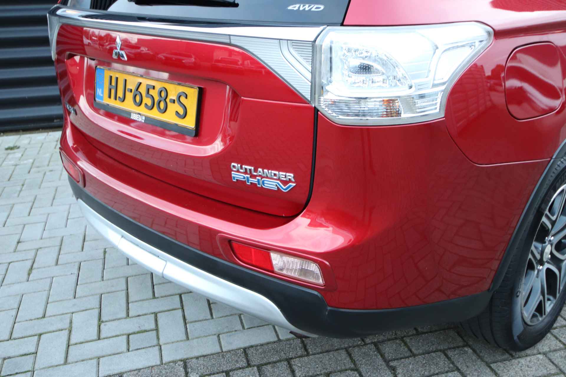 Mitsubishi Outlander 2.0 PHEV Limited Edition X-Line Schuif-/kanteldak, Trekhaak, Navigatie - 63/75