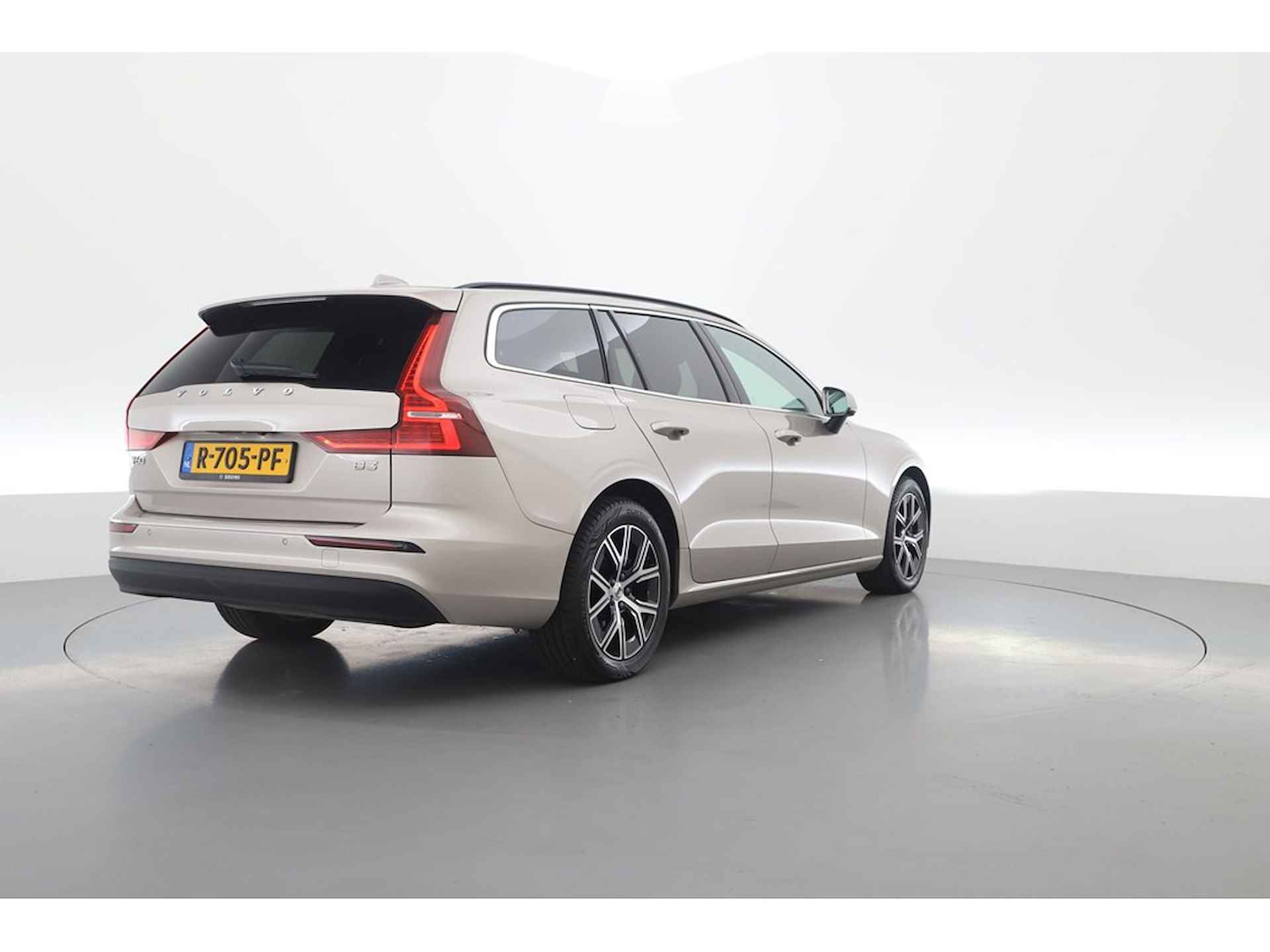 Volvo V60 2.0 163PK B3 Core, Stoel + stuurverwarming, camera ACC, Blis - 4/29