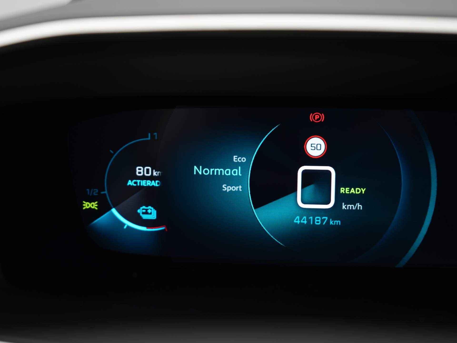 Peugeot e-208 EV Allure Pack 50 kWh Automaat | Navigatie | Climate Control | Fase 3 lader - 29/46