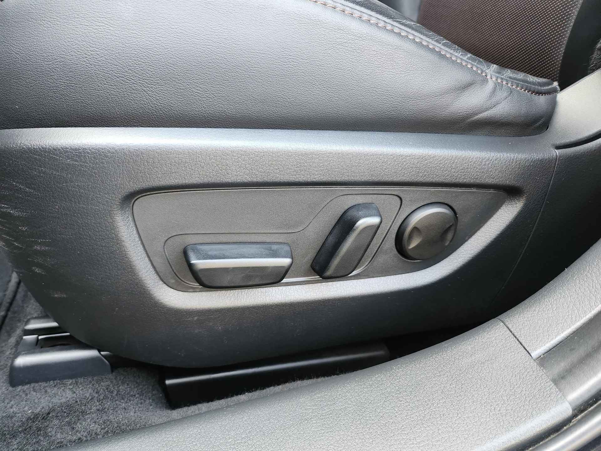 Mazda CX-30 Automaat 2.0 Sky-X 180 Luxury /Dealeronderhouden/I-Activsense/Schuif-/kanteldak/Leder/CarPlay - 15/43
