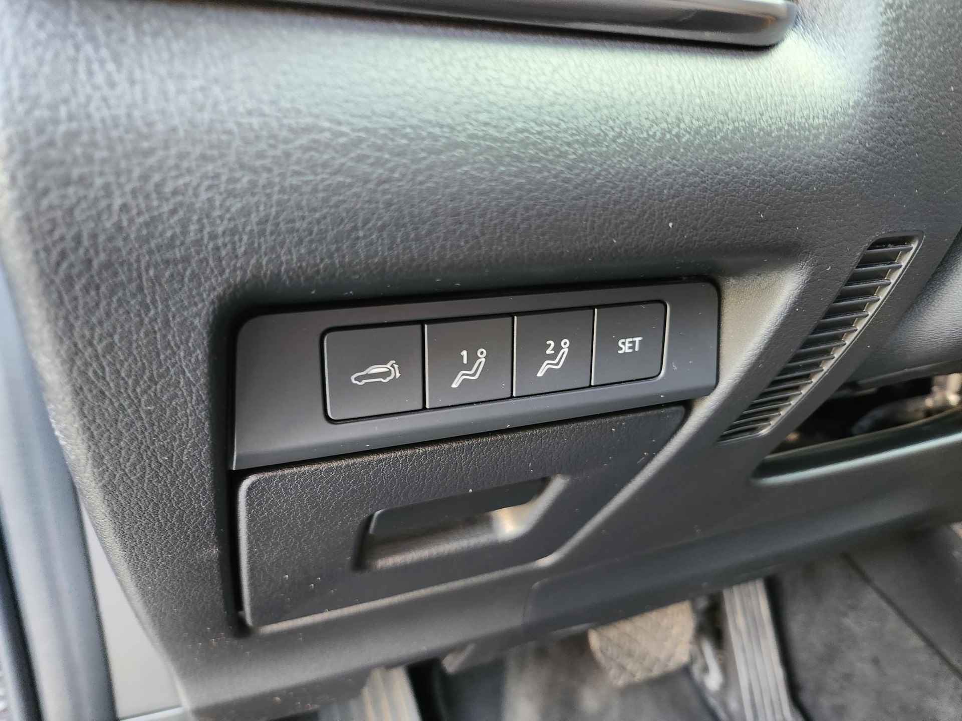 Mazda CX-30 Automaat 2.0 Sky-X 180 Luxury /Dealeronderhouden/I-Activsense/Schuif-/kanteldak/Leder/CarPlay - 17/43