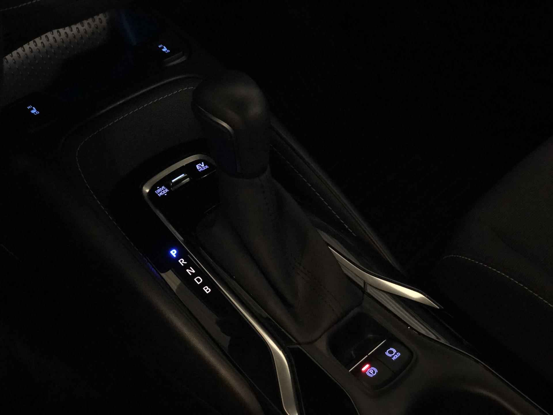 Toyota Corolla Touring Sports 1.8 Hybrid Business | Eerste eigenaar, Apple CarPlay/Android Auto, LED, DAB, Stoel + Stuurverwarming - 32/36