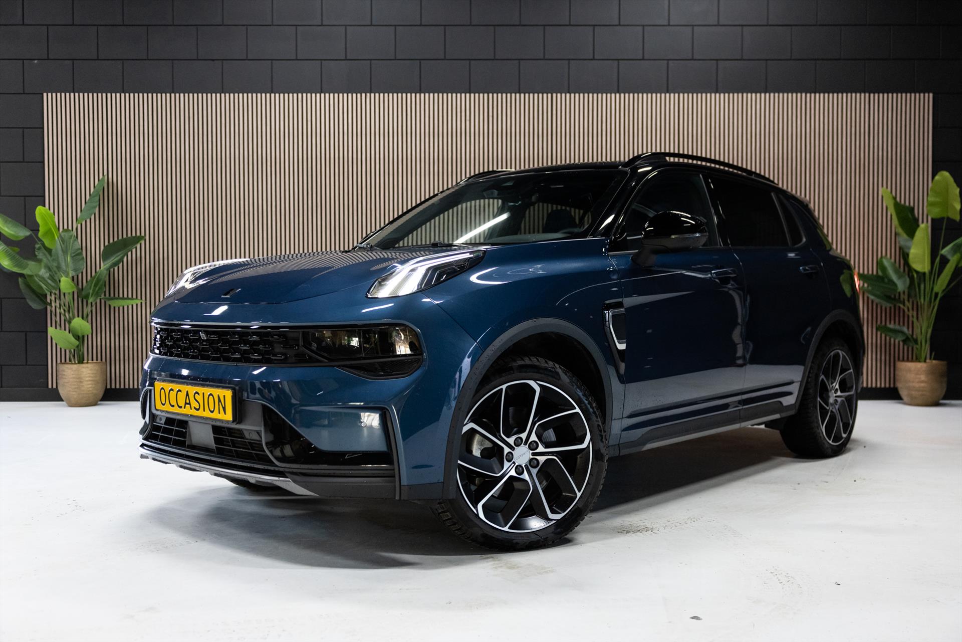 Lynk & Co 01 1.5TD 261pk PHEV BLACK EDITION