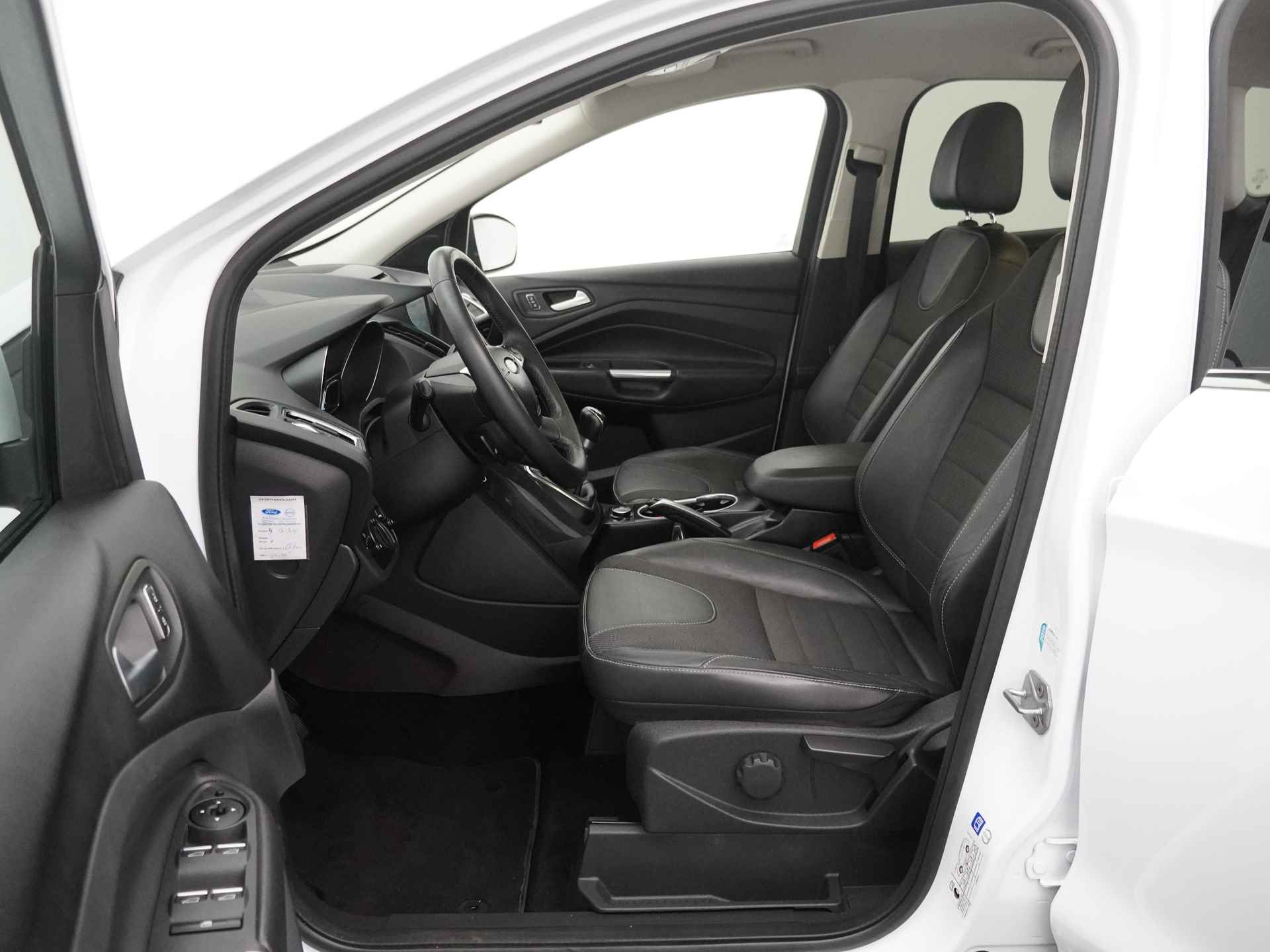 Ford Kuga 1.5 EcoBoost 150 pk Titanium | Trekhaak | Half leer | Navi | Clima | Cruise | Stoelverw. | Voorruitverw. | 100% dealer onderh. - 11/19
