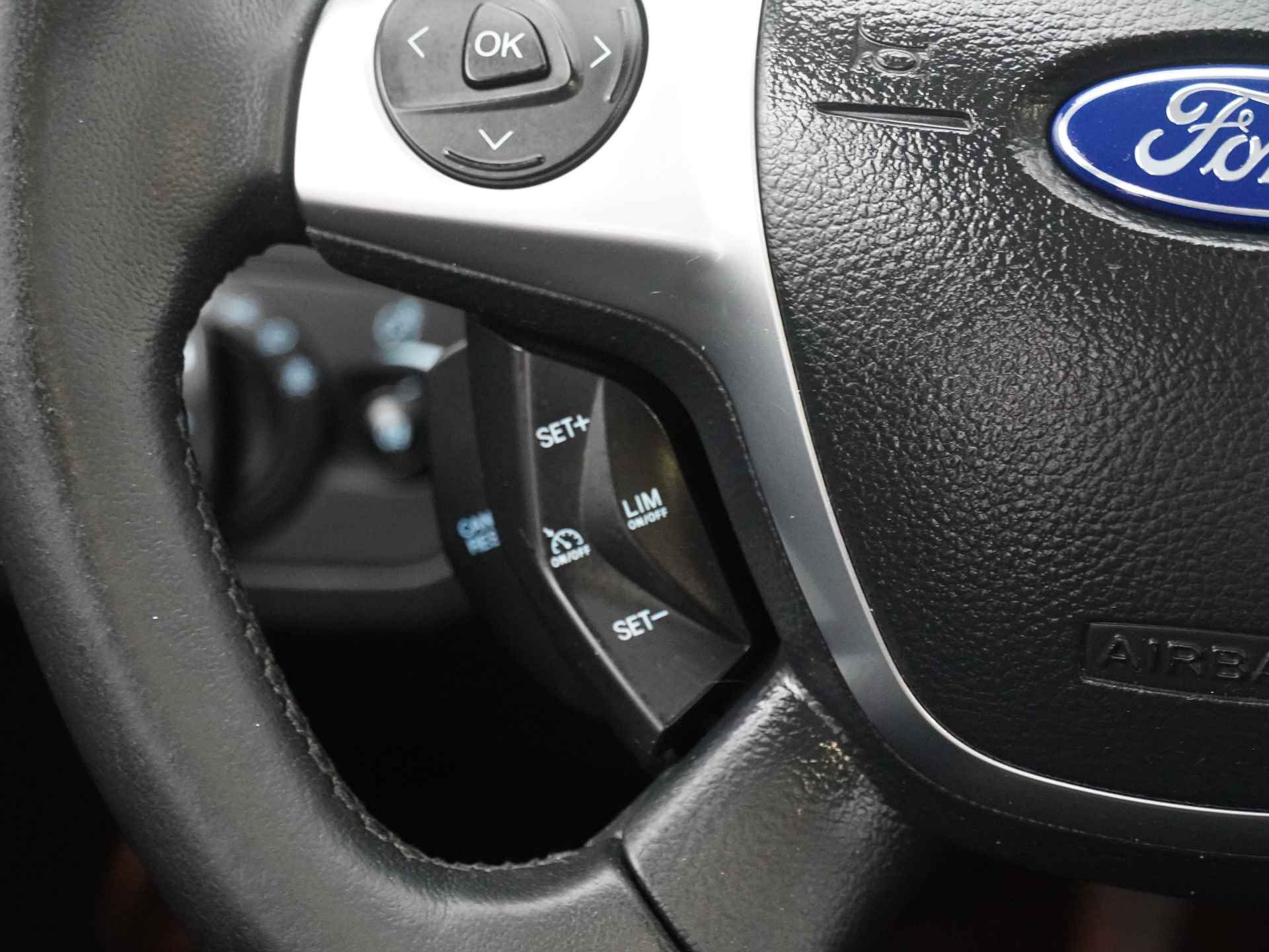 Ford Kuga 1.5 EcoBoost 150 pk Titanium | Trekhaak | Half leer | Navi | Clima | Cruise | Stoelverw. | Voorruitverw. | 100% dealer onderh. - 15/19