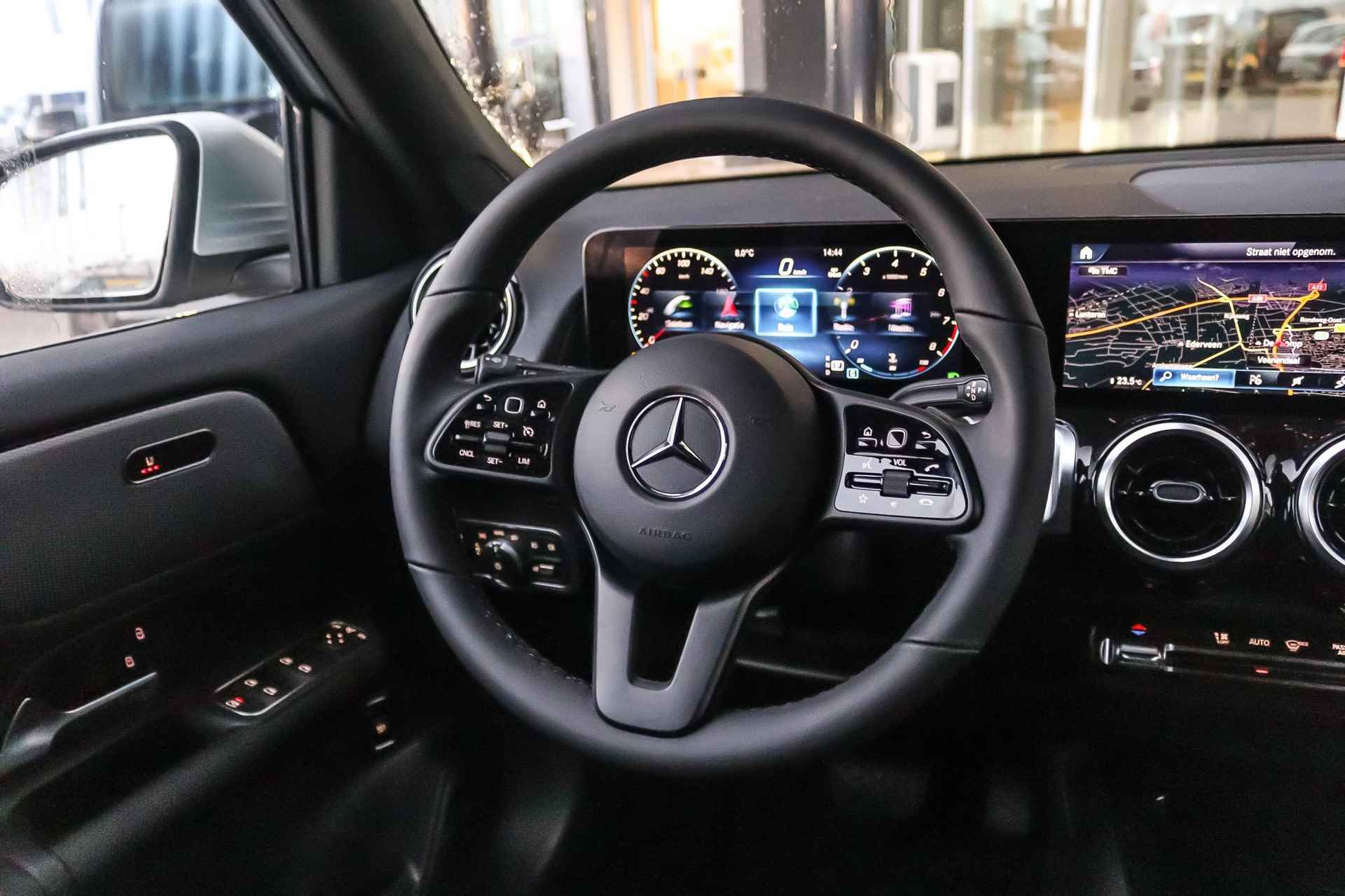 Mercedes-Benz GLB GLB 180 Automaat Business Line | Advantage Pakket | Stoelverwarming | LED | Parktronic | Camera | Spiegelpakket | Zitcomfortpakket - 20/32